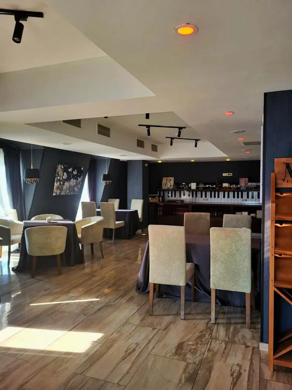 Restaurant/places to eat in A5 Hotel Restaurant/places to eat in A5 Hotel