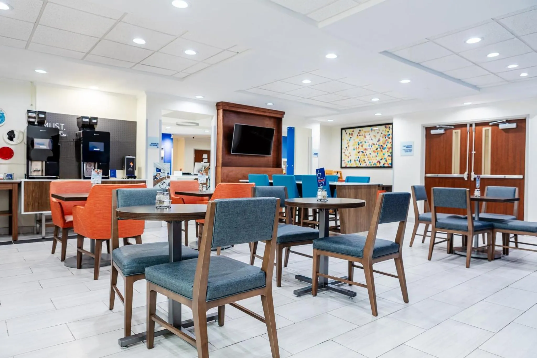 Breakfast in Holiday Inn Express Hotel & Suites Memphis/Germantown by IHG