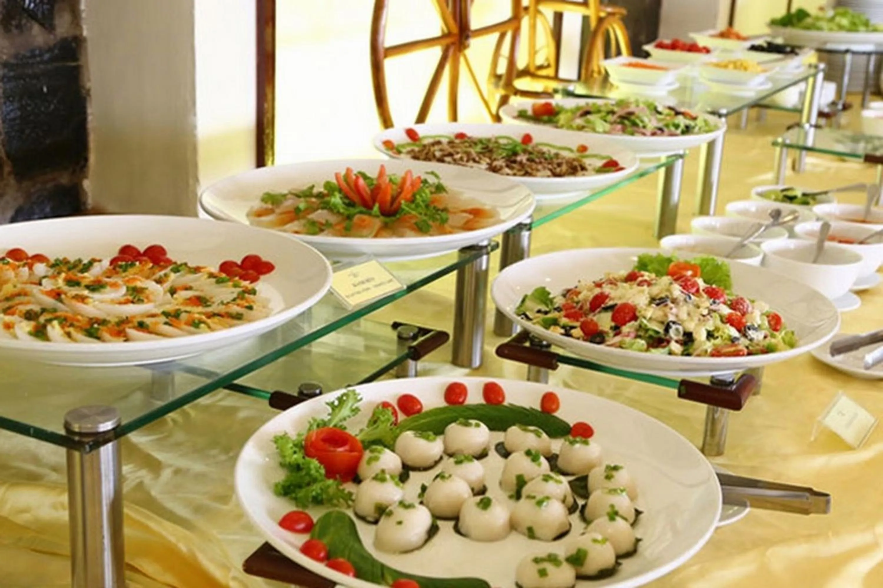 Restaurant/places to eat in Siren Flower Hotel