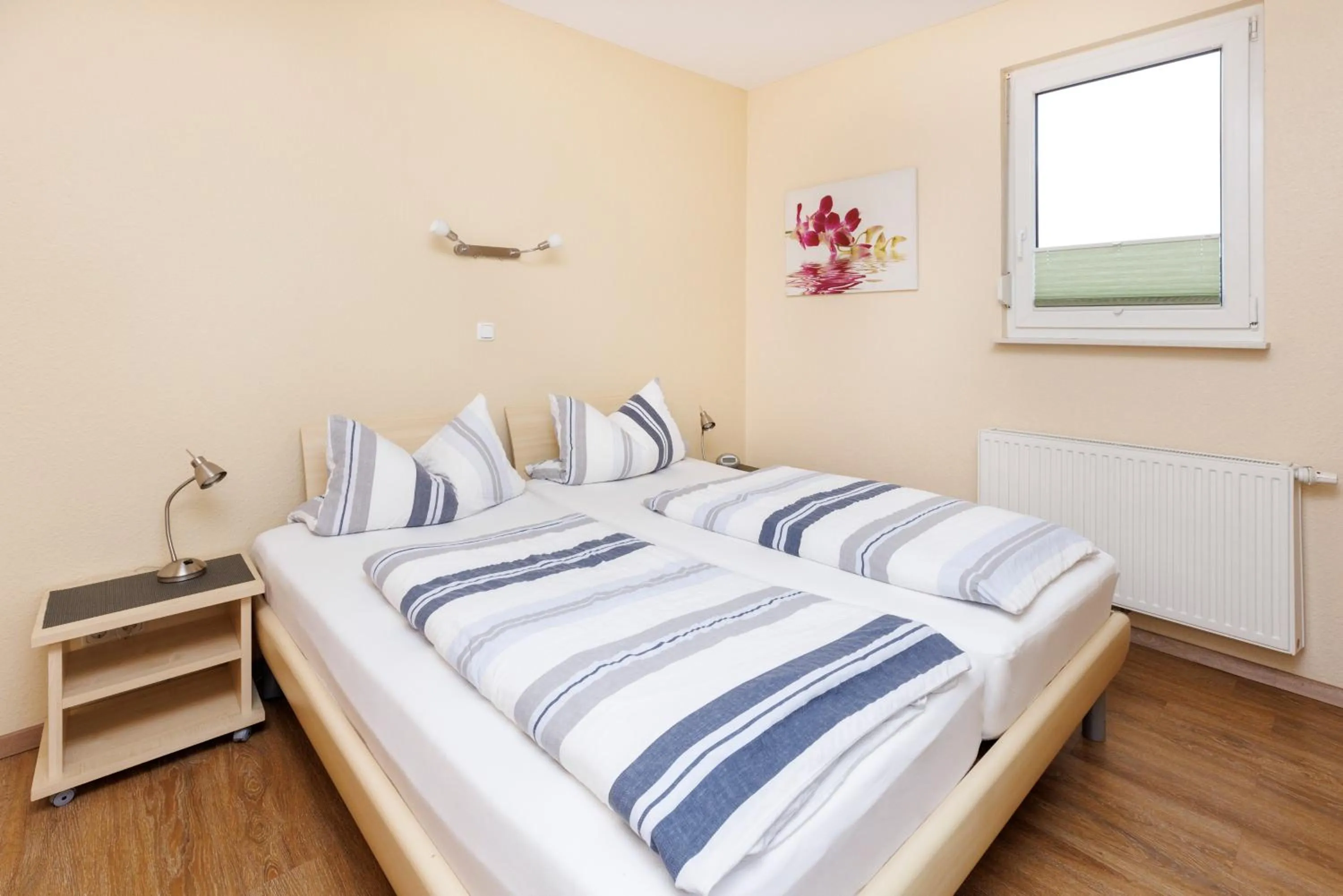 Bedroom, Bed in Deichhotel Grube