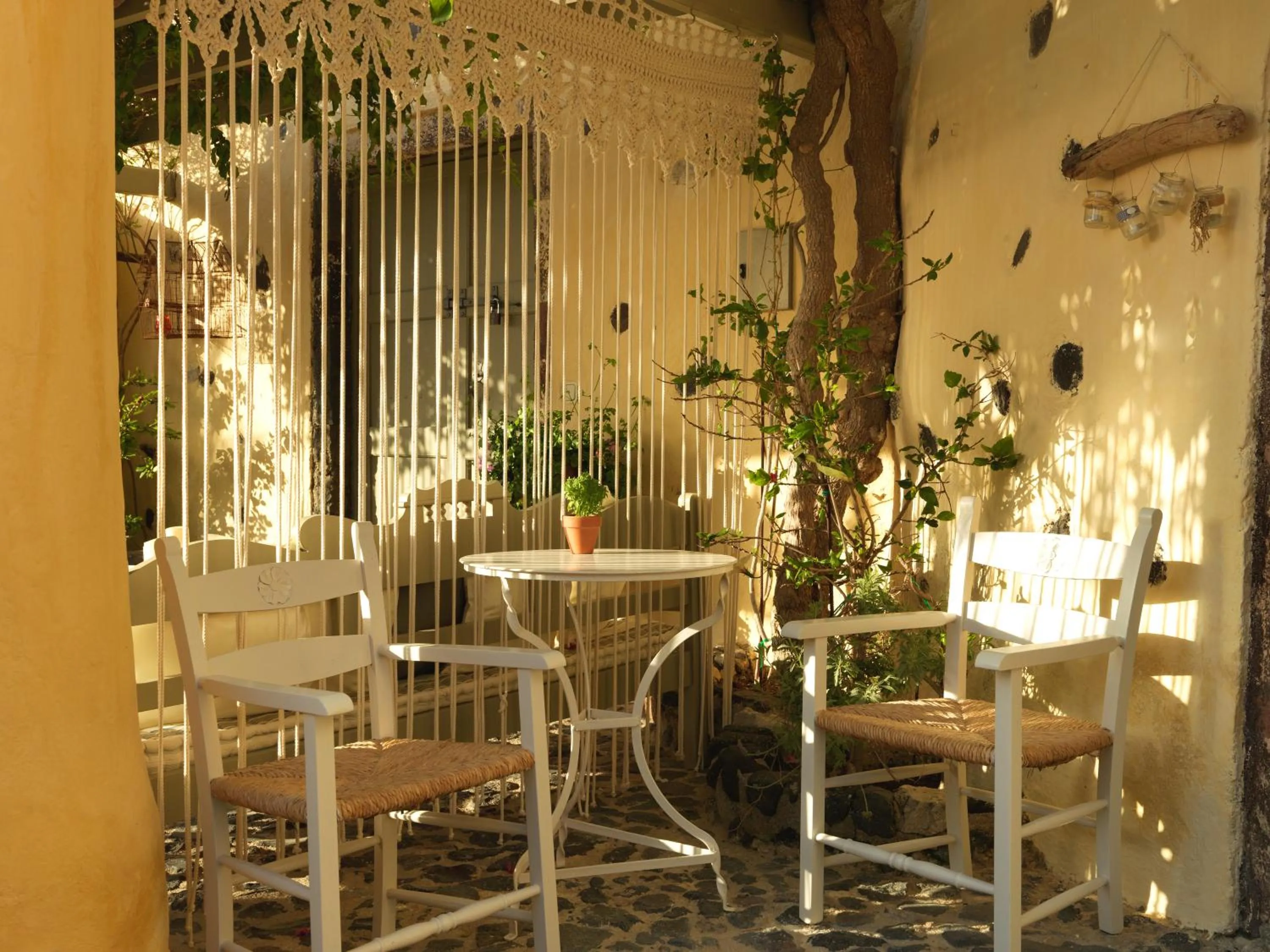 Garden in AFOURA HOUSES by K&K