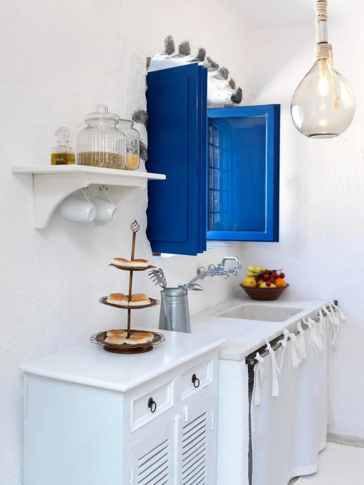 Kitchen or kitchenette in AFOURA HOUSES by K&K