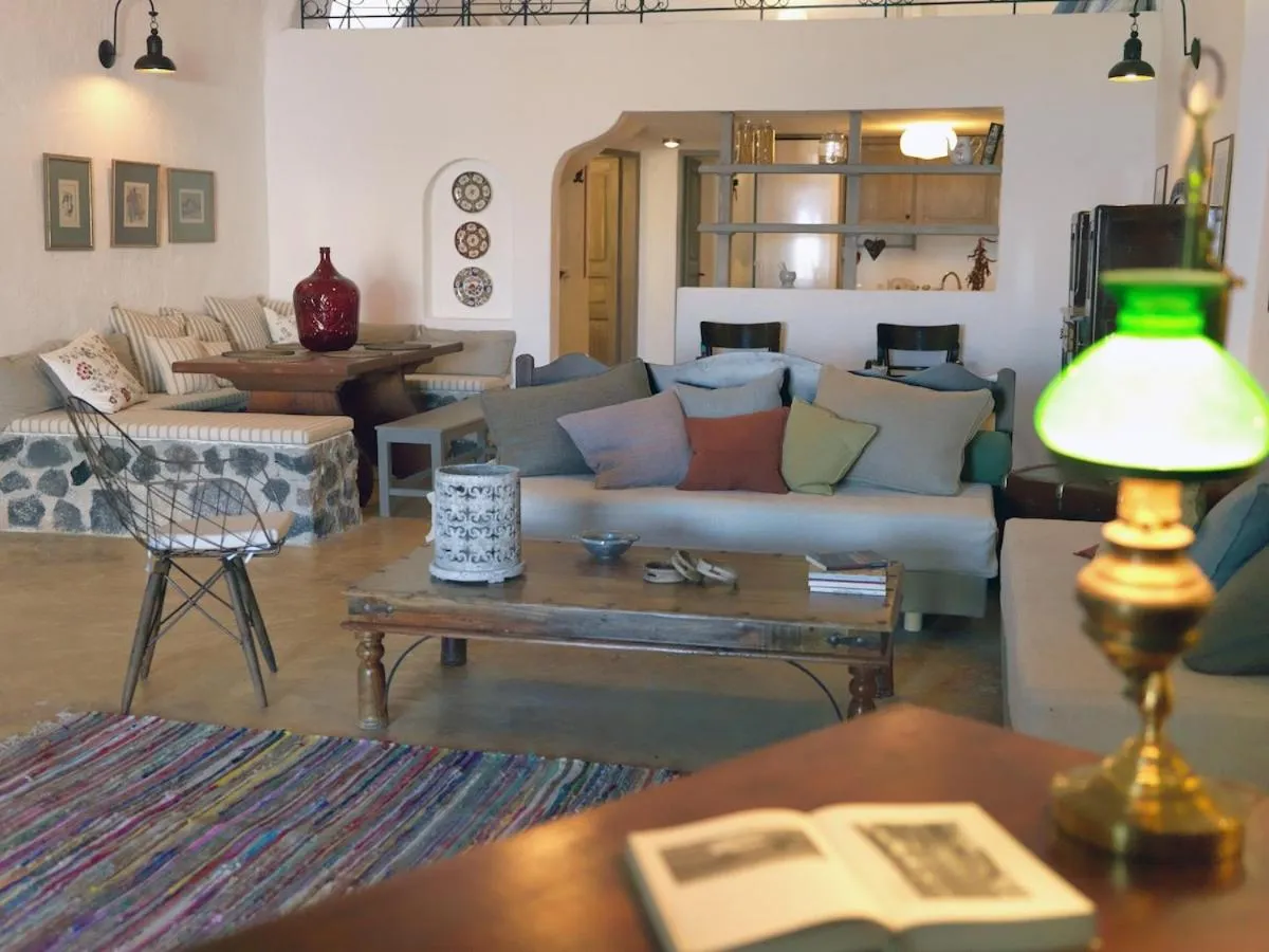 Living room in AFOURA HOUSES by K&K