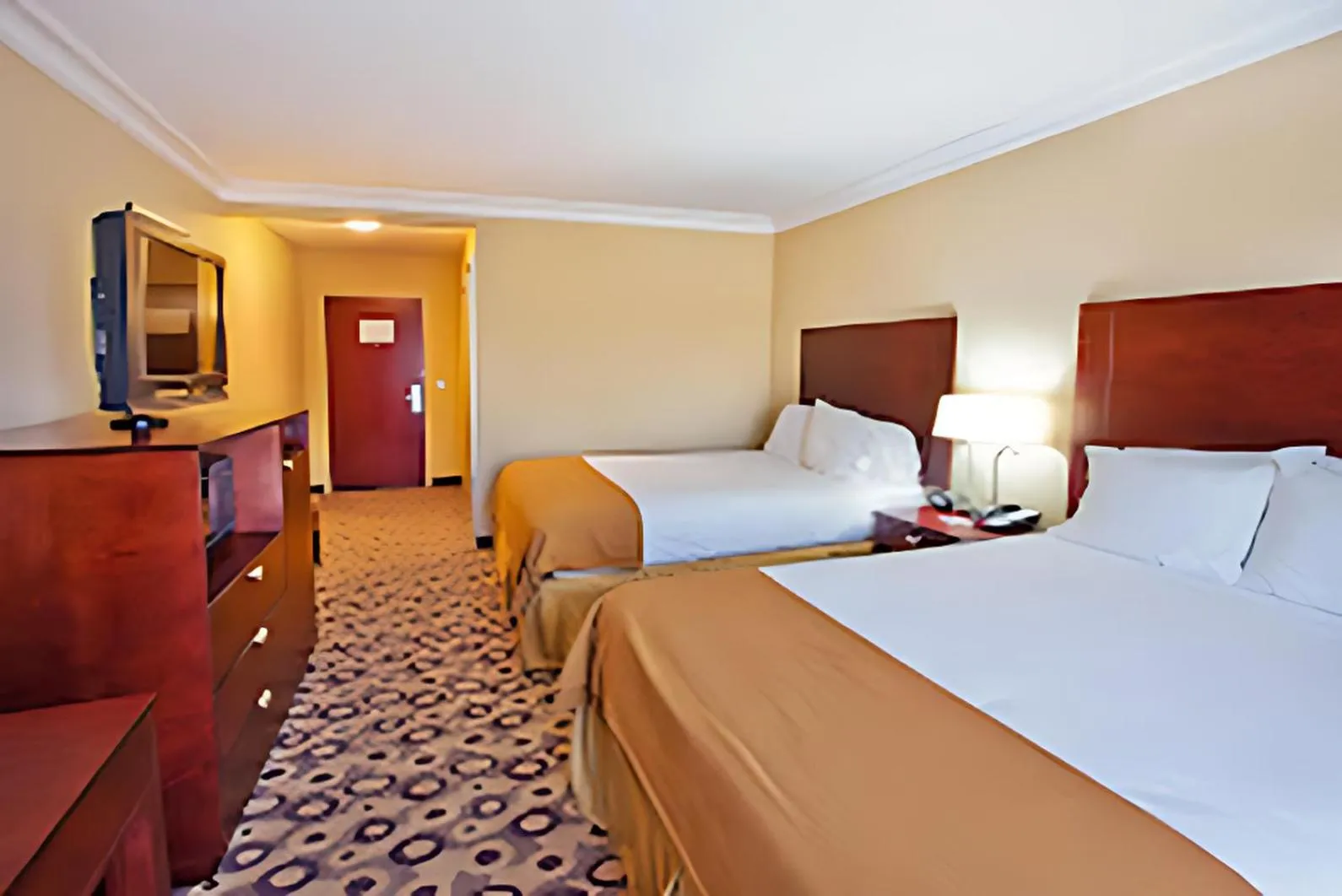 Bed in Holiday Inn Express & Suites Macon - I-475 by IHG