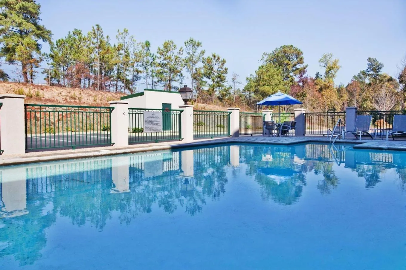 Swimming pool in Holiday Inn Express & Suites Macon - I-475 by IHG