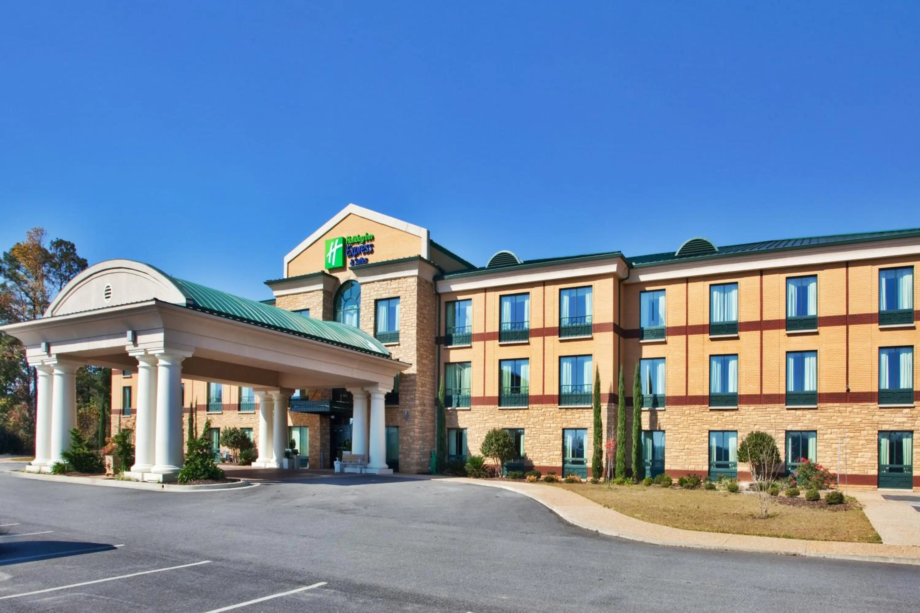 Property building in Holiday Inn Express & Suites Macon - I-475 by IHG