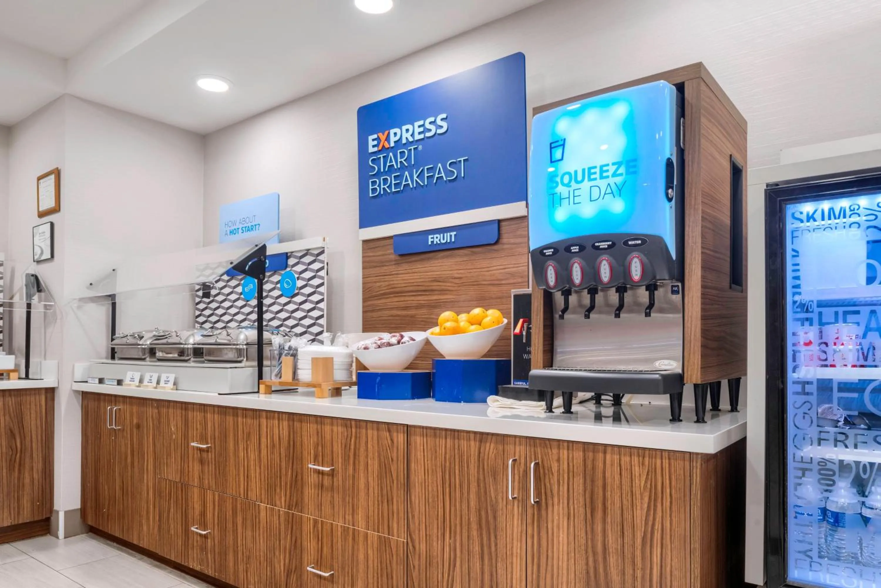Breakfast in Holiday Inn Express & Suites Macon - I-475 by IHG