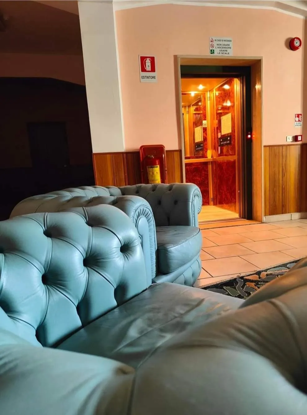 Seating area in Hotel Sirio