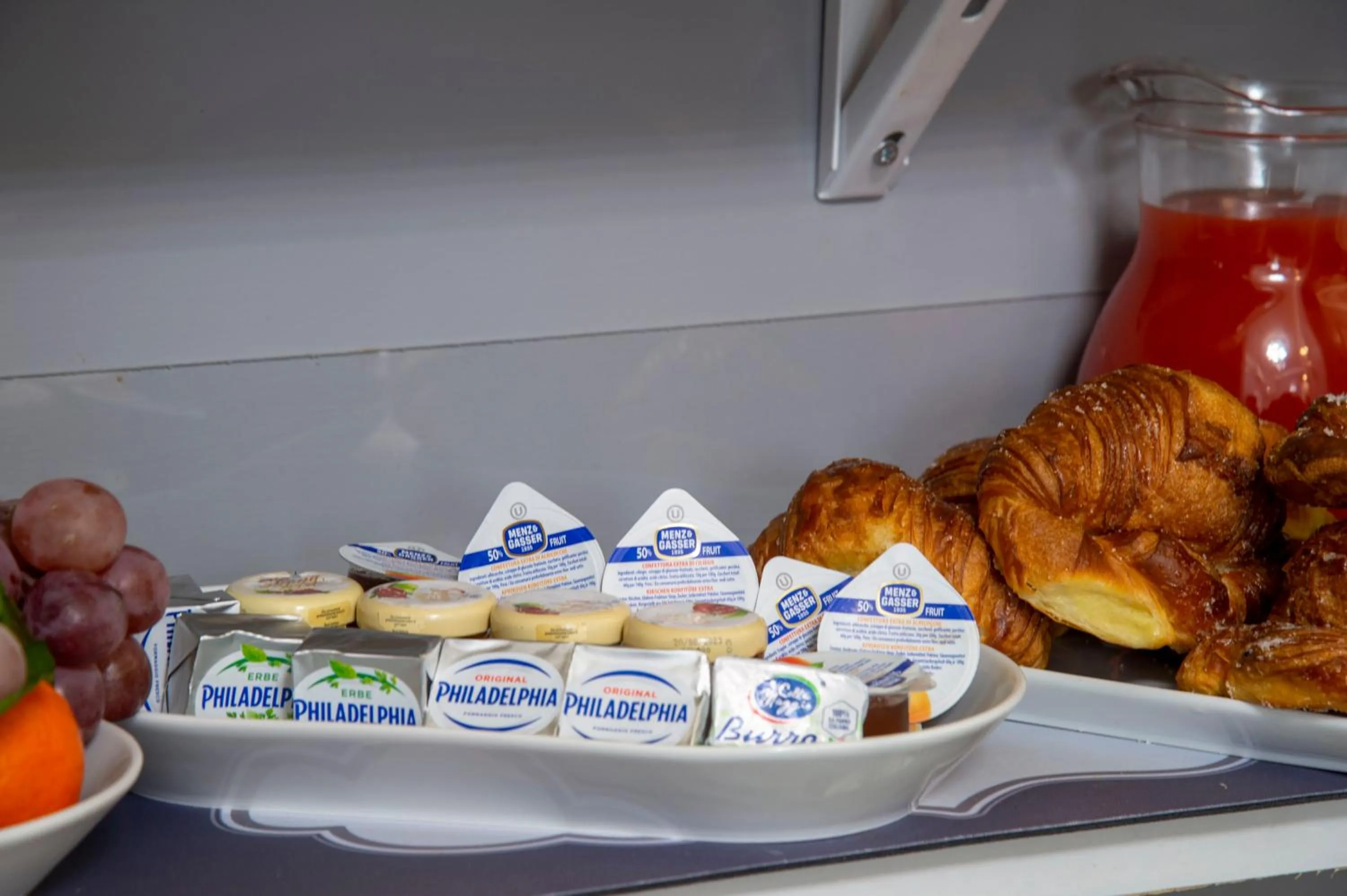 Breakfast in Lea Luxury Rooms