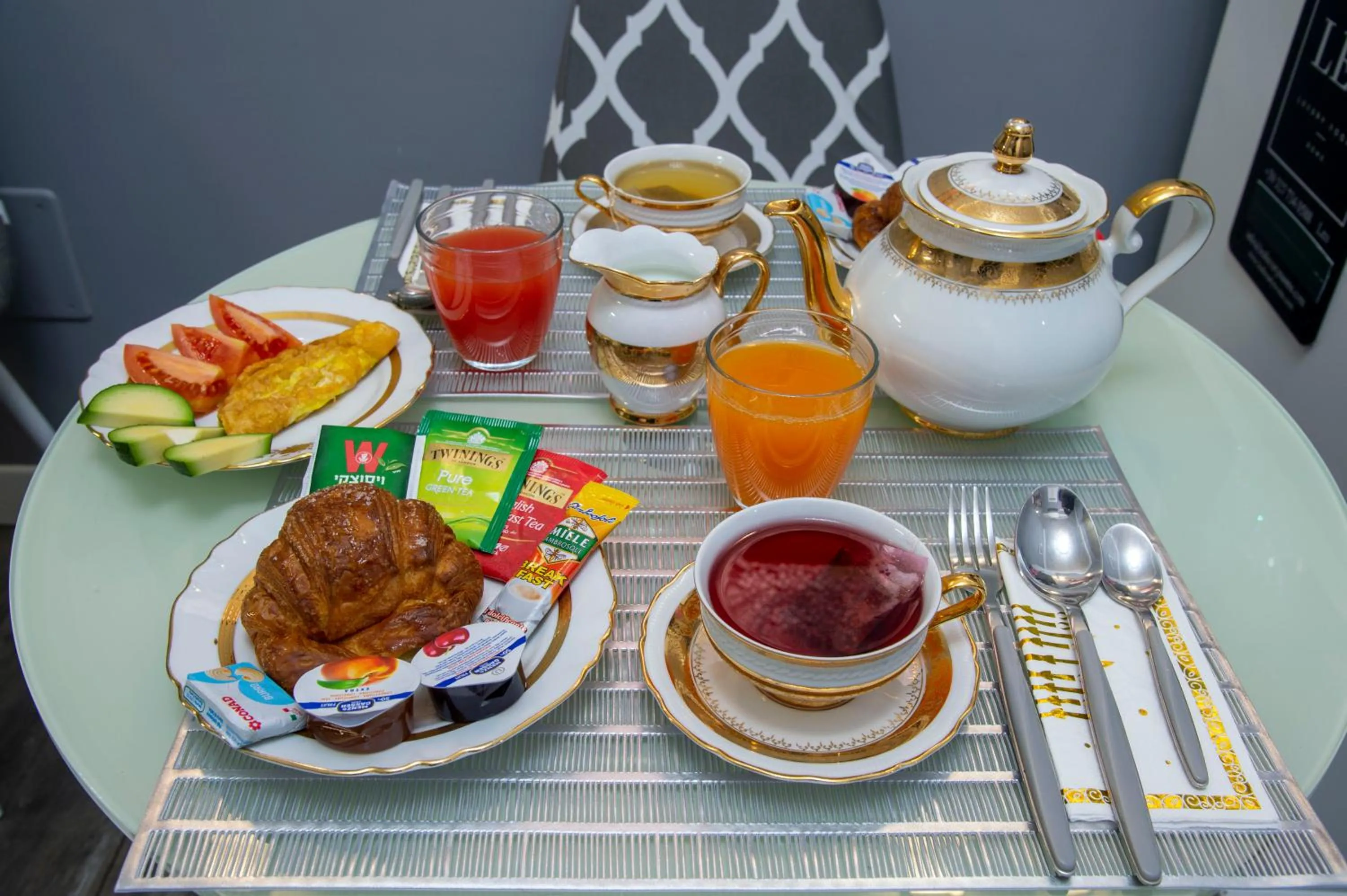 Breakfast in Lea Luxury Rooms