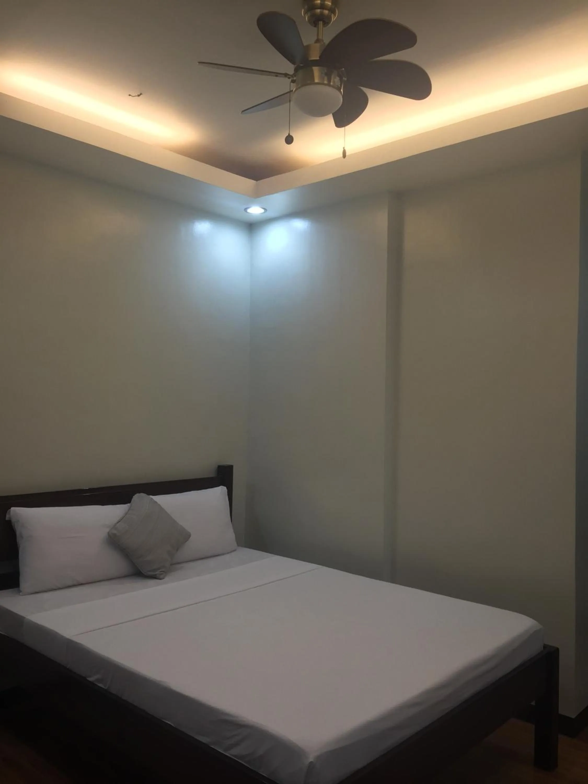 Property building, Bed in Seaslugs Travellers Inn