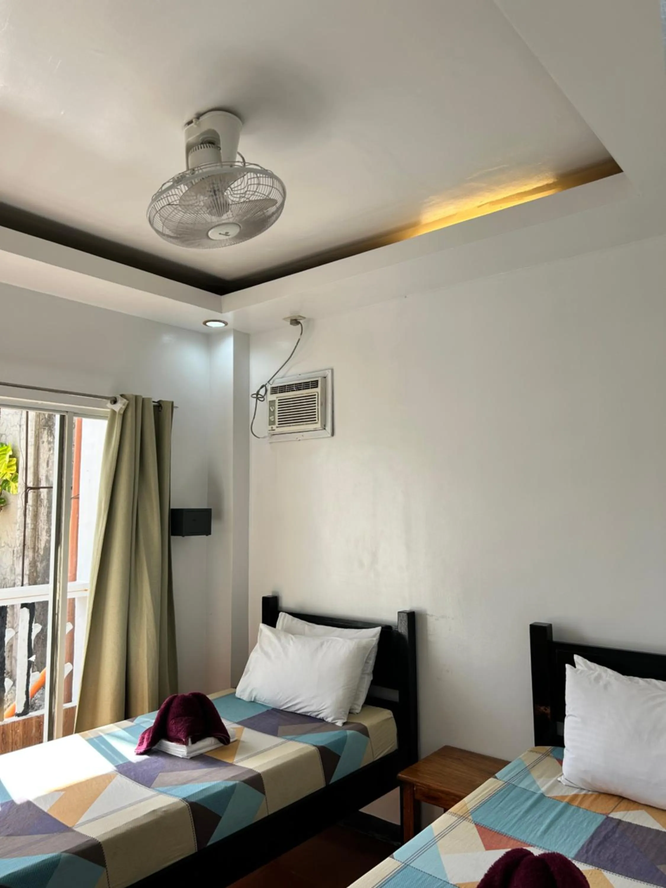 Bed in Seaslugs Travellers Inn