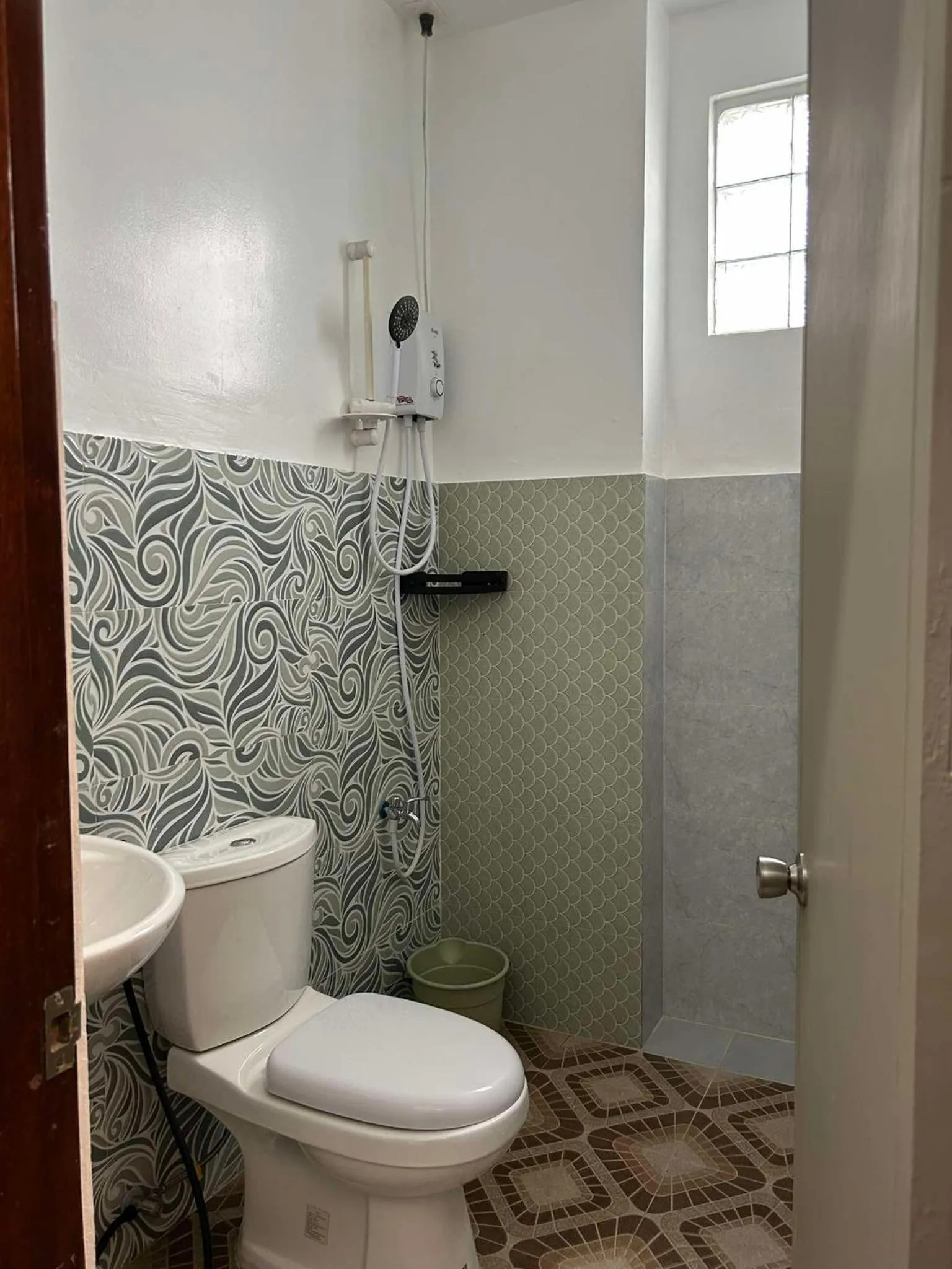 Bathroom in Seaslugs Travellers Inn