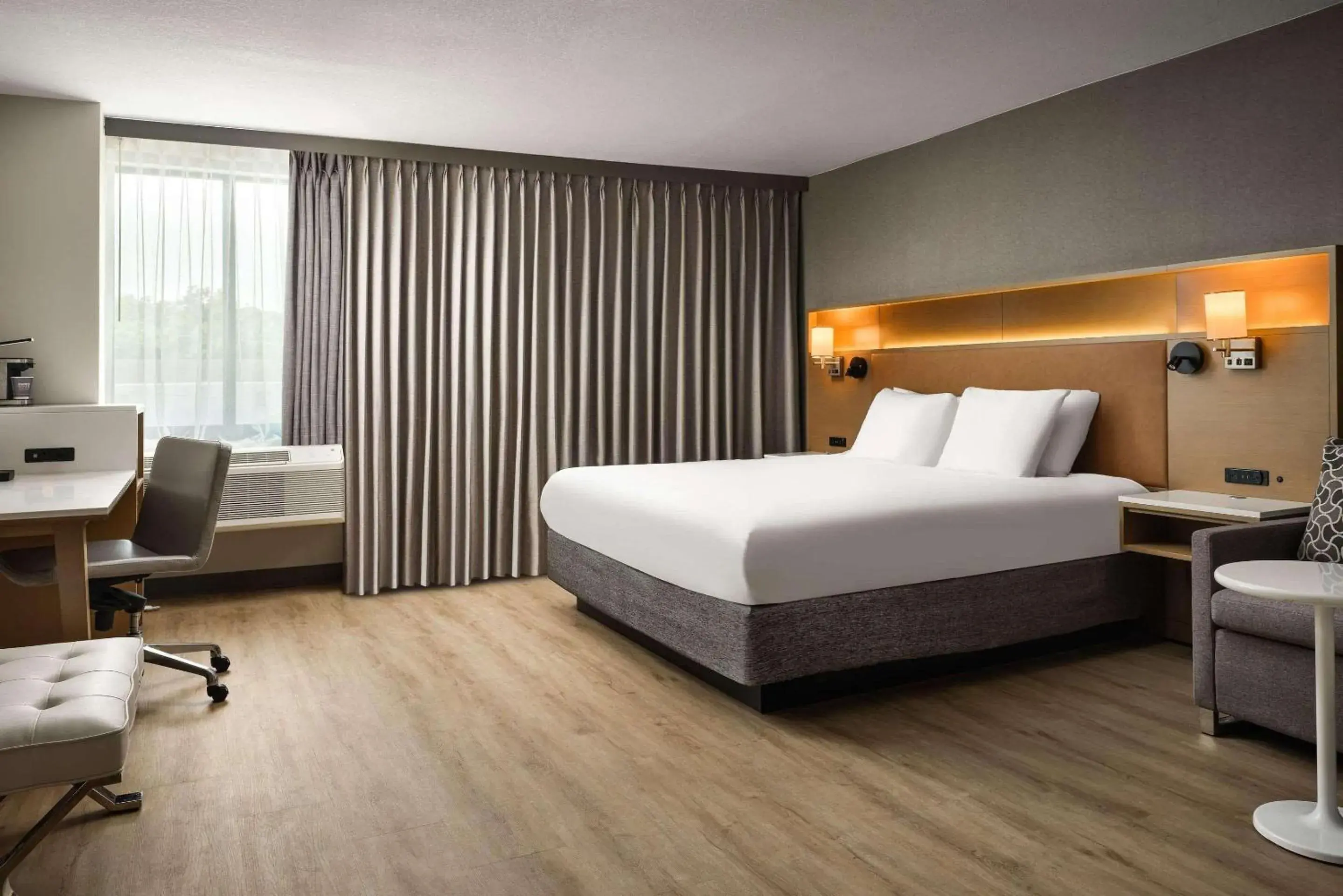 Bedroom, Bed in Radisson Hotel West Memphis Bedroom, Bed in Radisson Hotel West Memphis