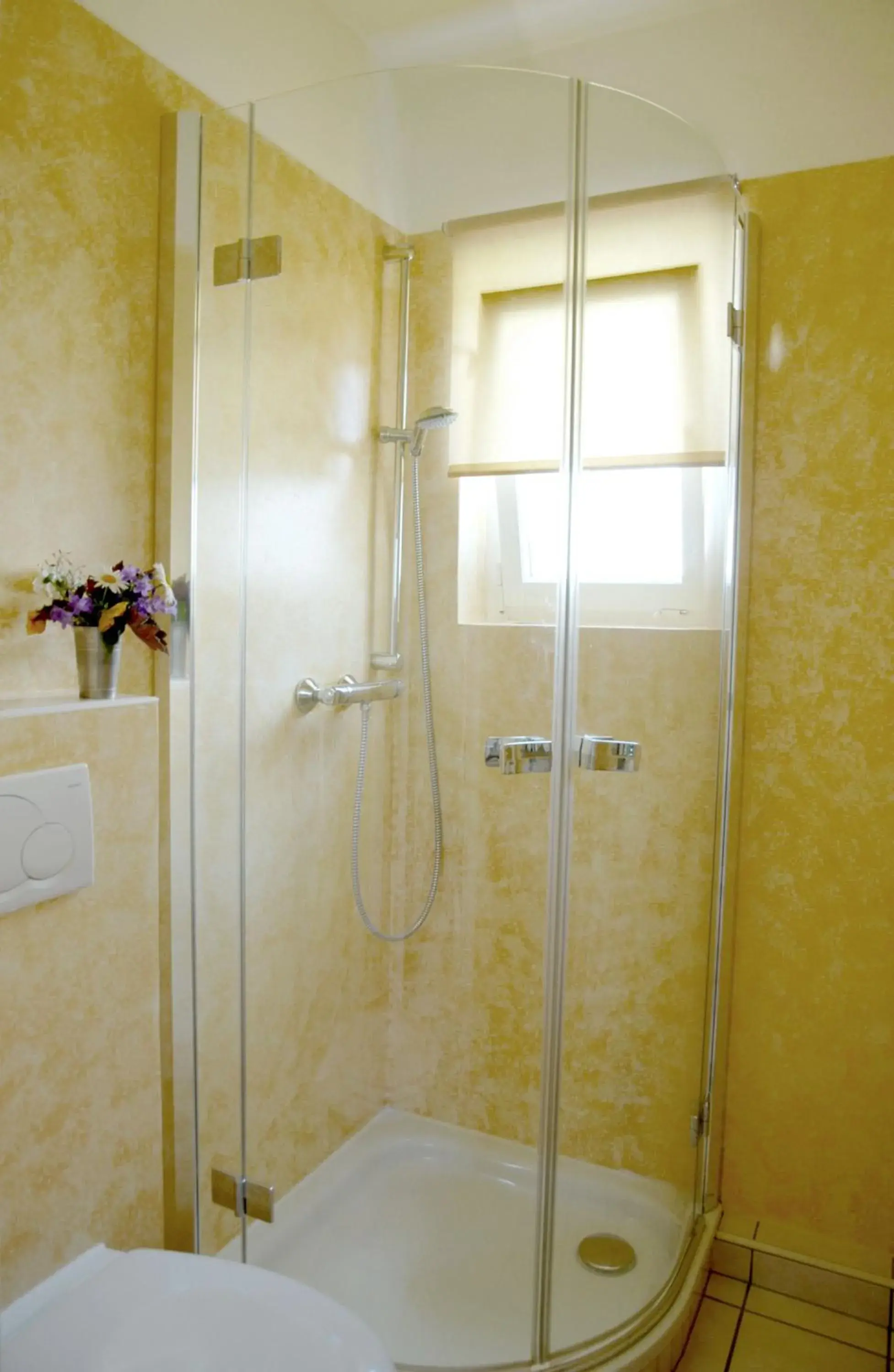 Single Room with Balcony - single occupancy in Hotel Schaumburg Single Room with Balcony - single occupancy in Hotel Schaumburg