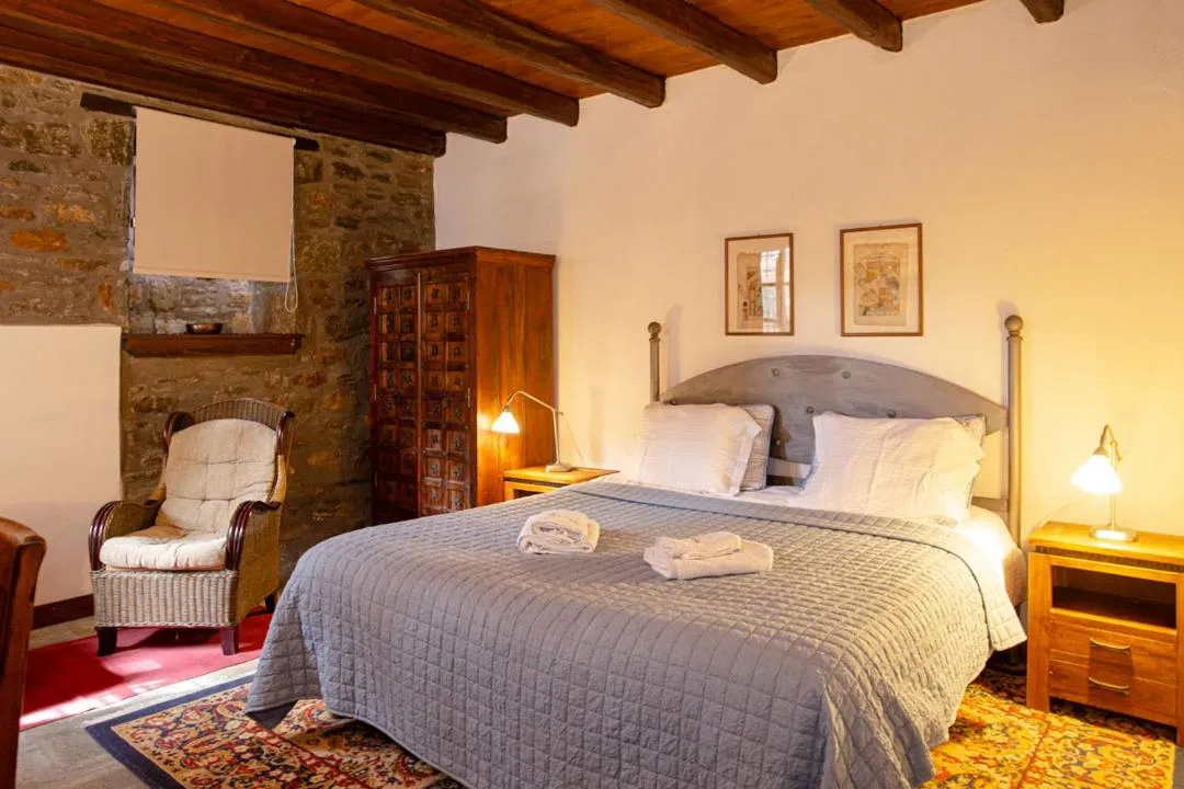 View (from property/room), Bed in Palio Eleotrivio Guesthouse