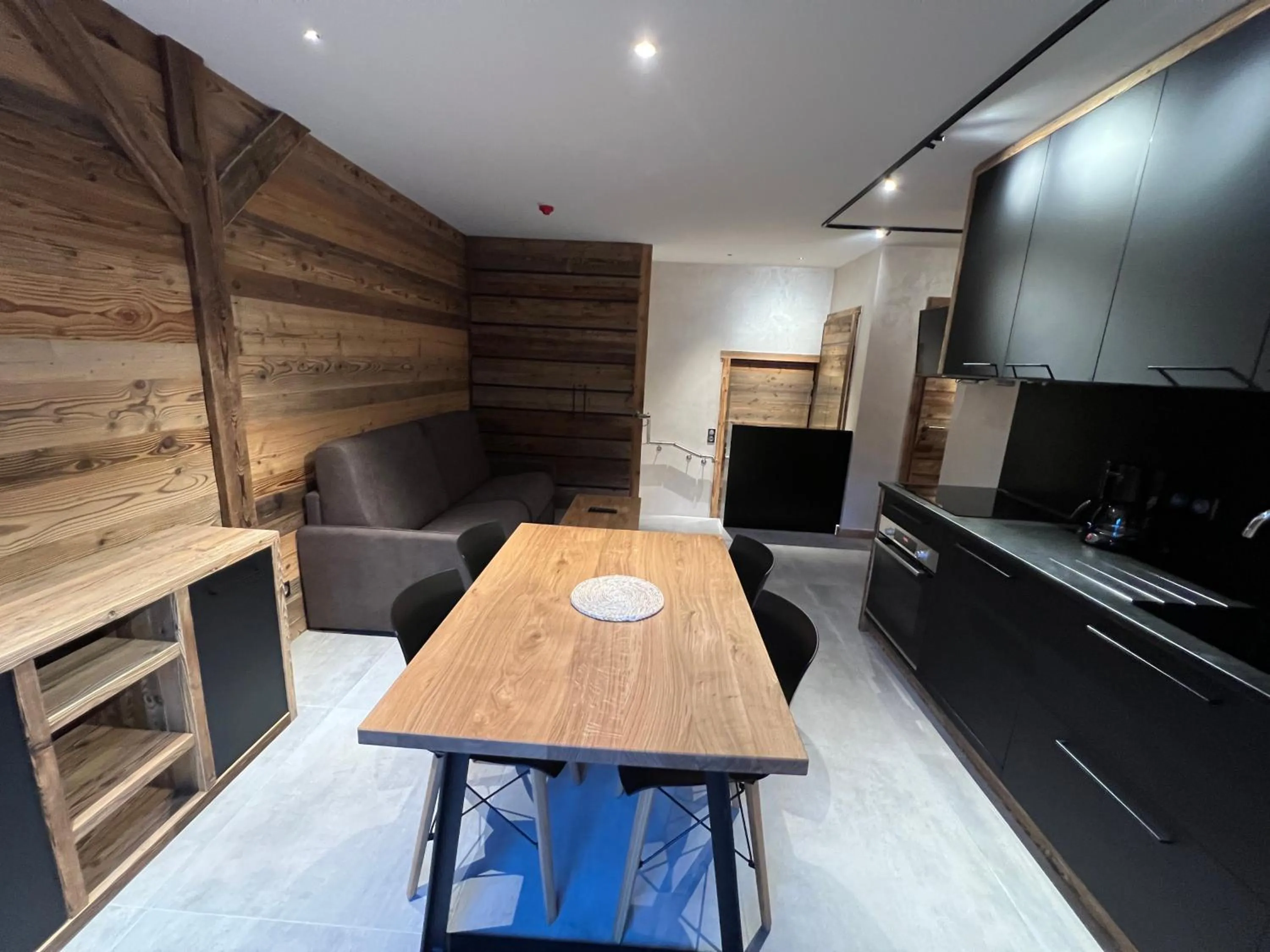 Kitchen or kitchenette in Gite Roche Des Ducs avec Piscine toute l'année, Spa, Sauna, Hammam