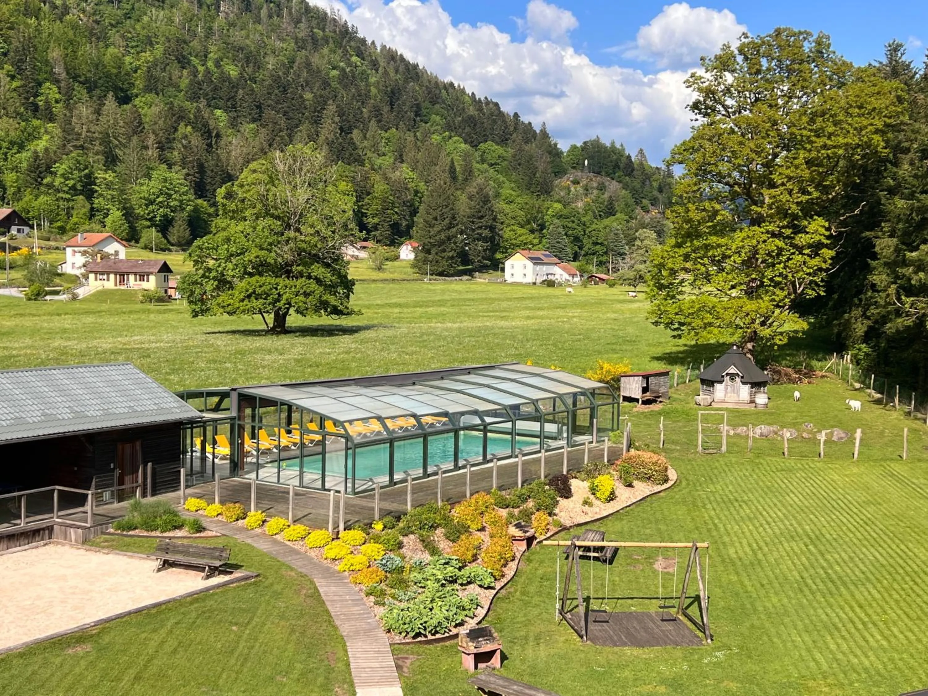 Natural landscape in Gite Roche Des Ducs avec Piscine toute l'année, Spa, Sauna, Hammam