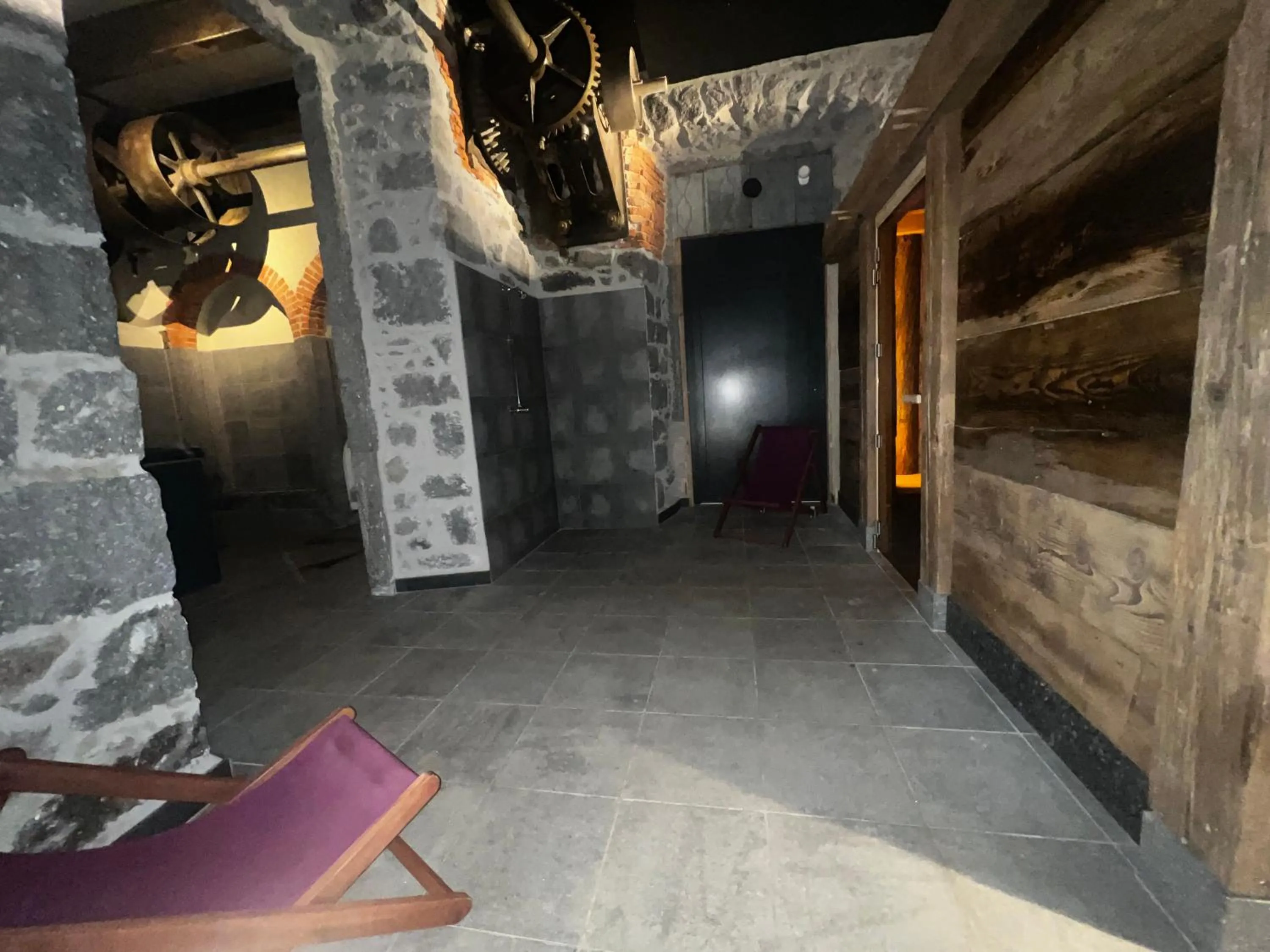 Sauna in Gite Roche Des Ducs avec Piscine toute l'année, Spa, Sauna, Hammam