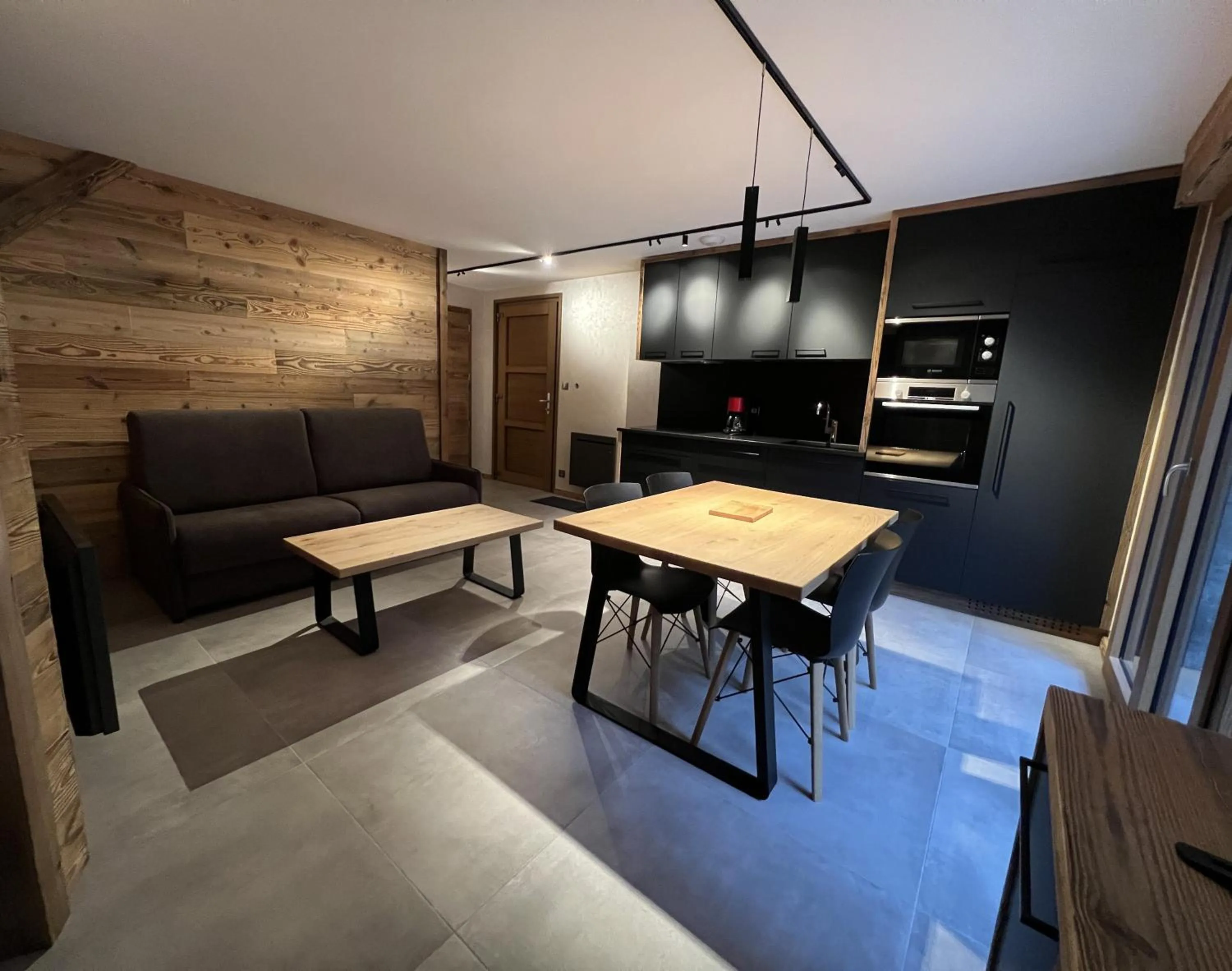 Kitchen or kitchenette in Gite Roche Des Ducs avec Piscine toute l'année, Spa, Sauna, Hammam