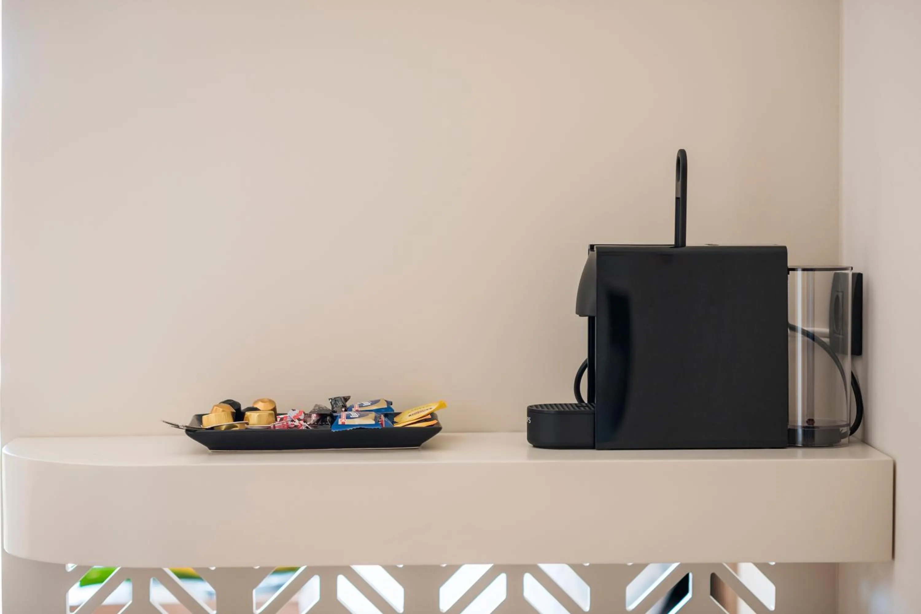 Coffee/tea facilities in Sea & City Apartments