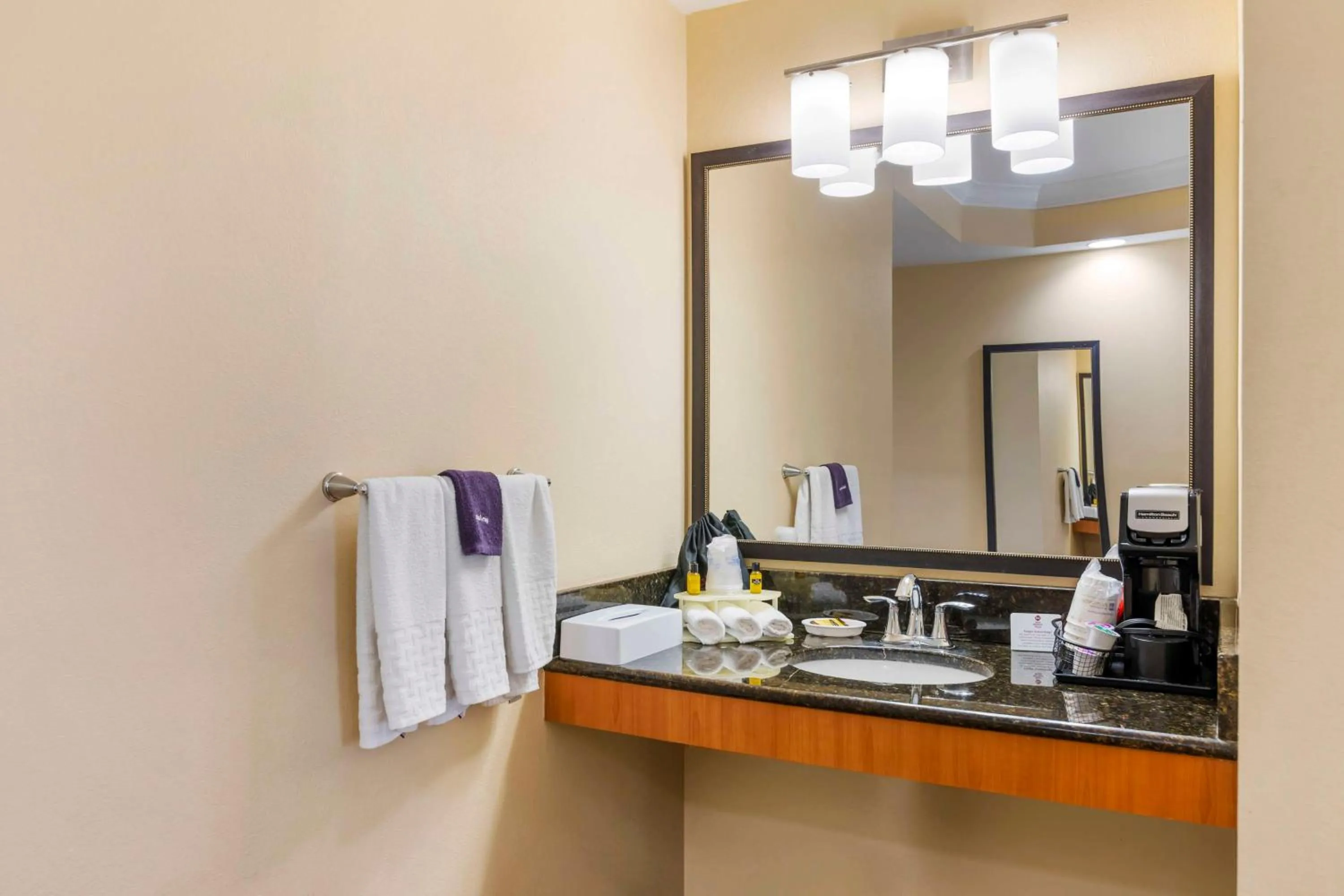 Bathroom in Best Western Plus Kingsland