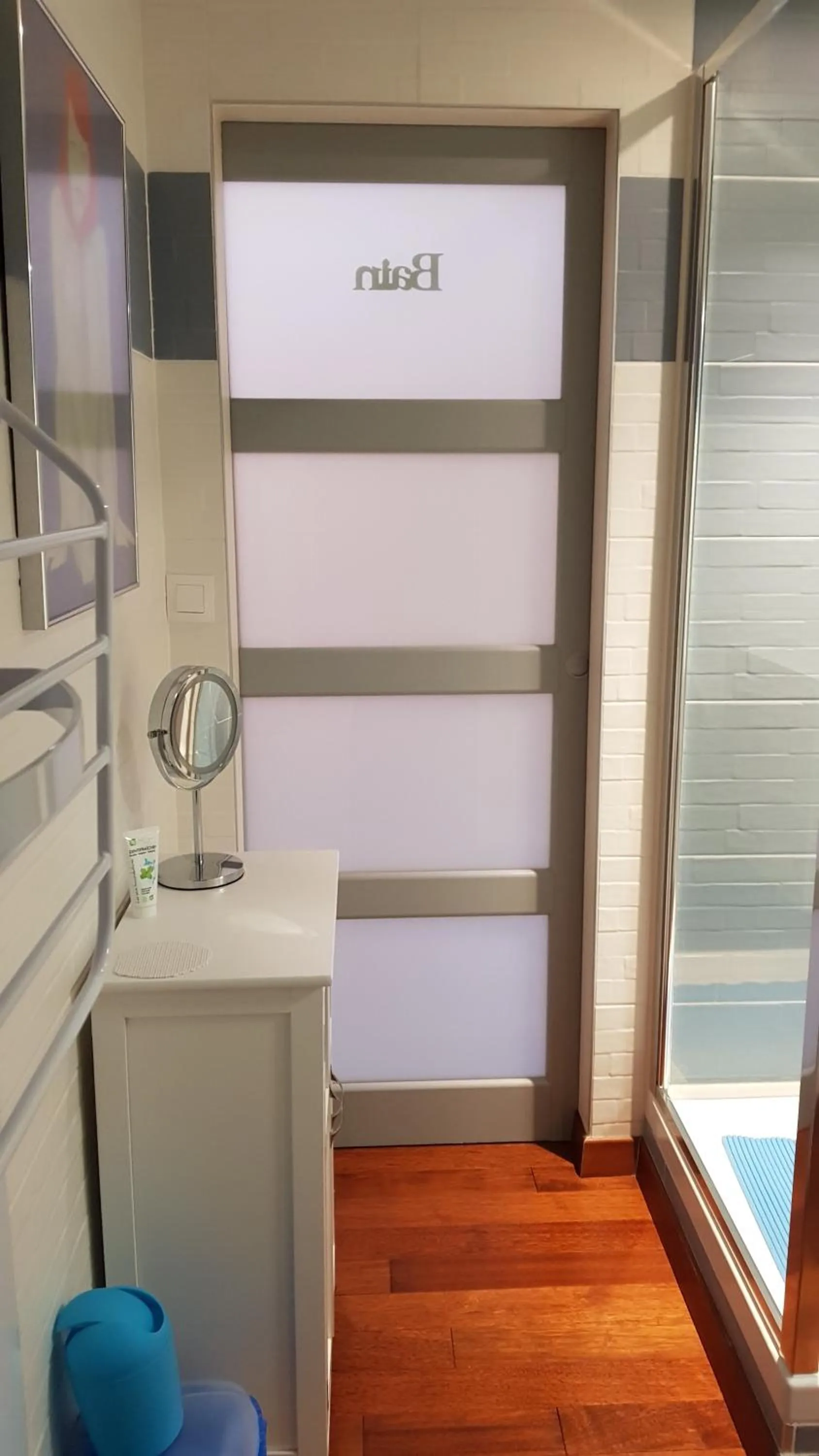 Bathroom in Au Coq Bleu