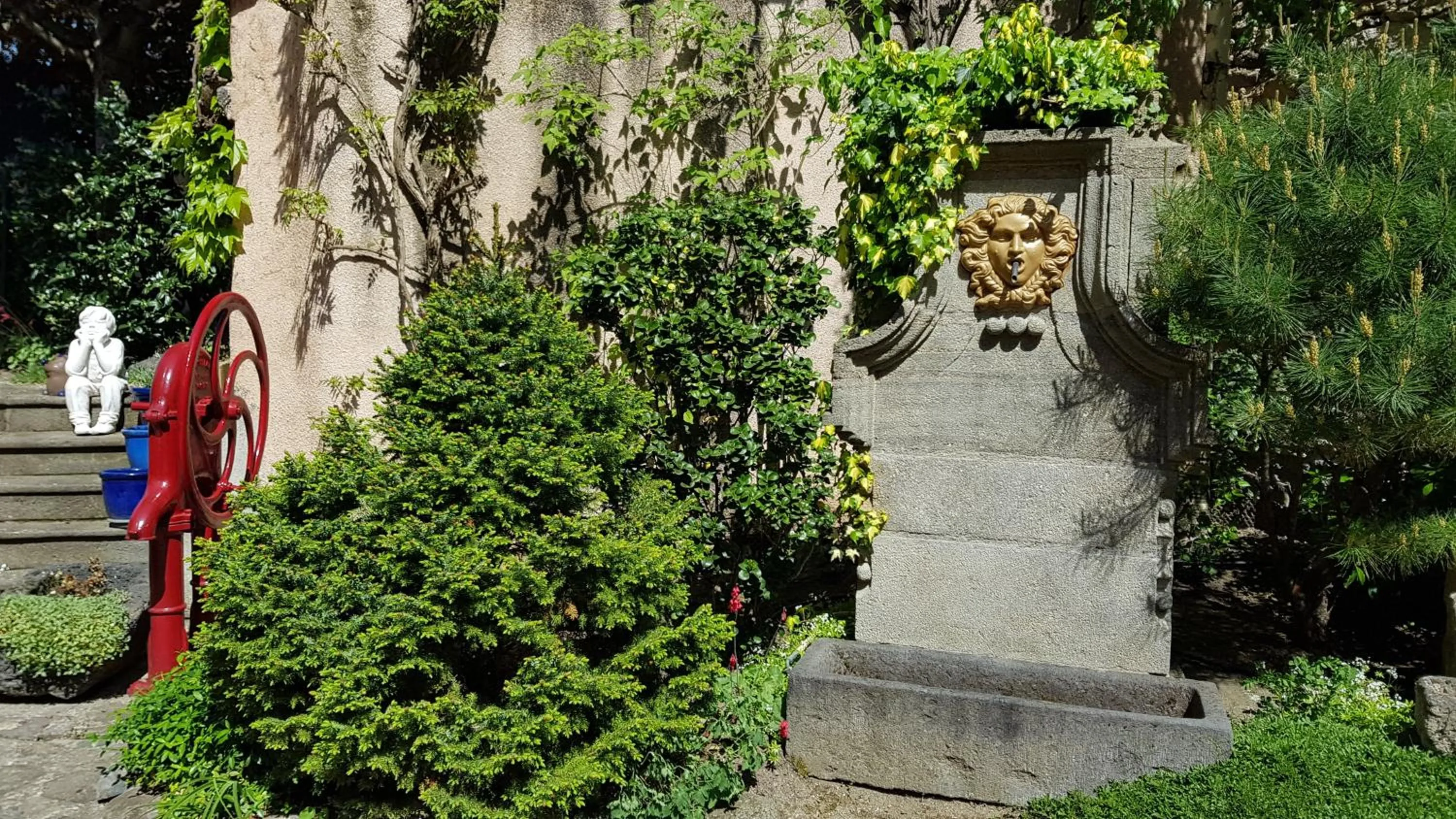 Spring in Au Coq Bleu