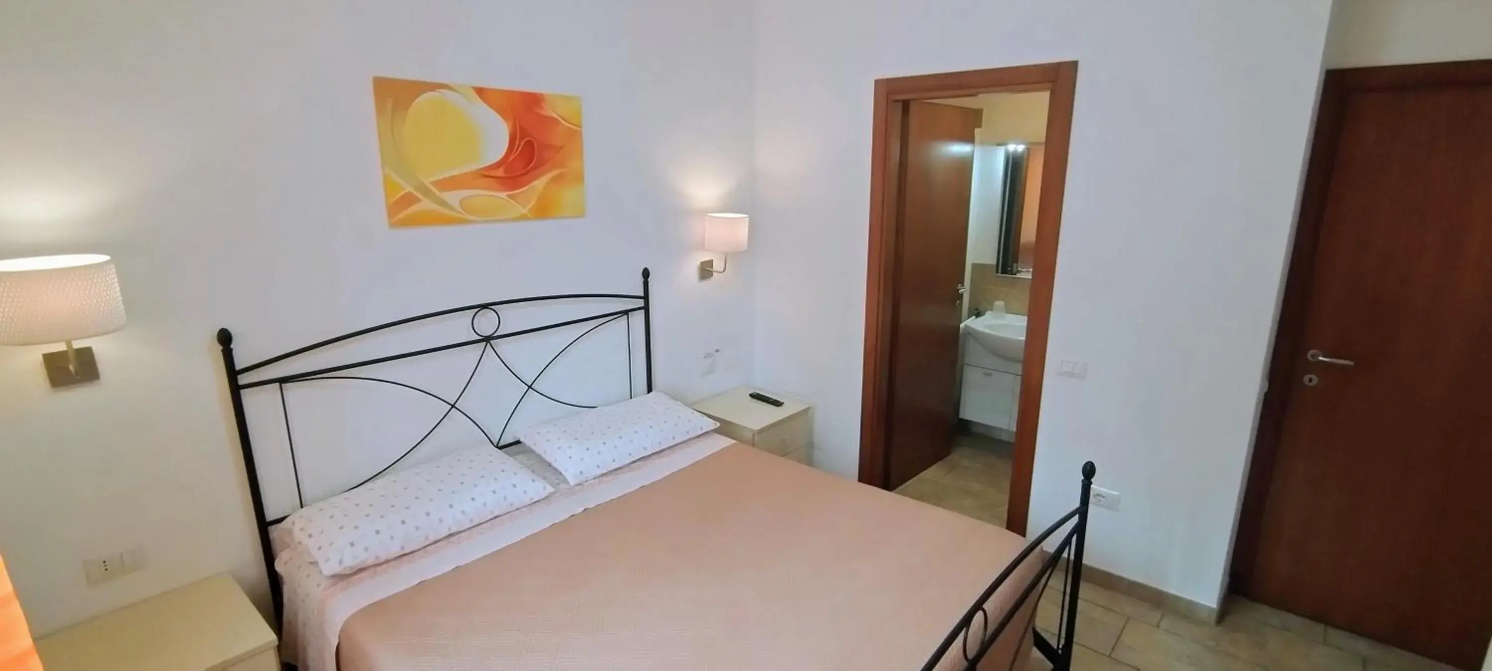 Double Room with Private Bathroom - single occupancy in B&B Vetralla Double Room with Private Bathroom - single occupancy in B&B Vetralla