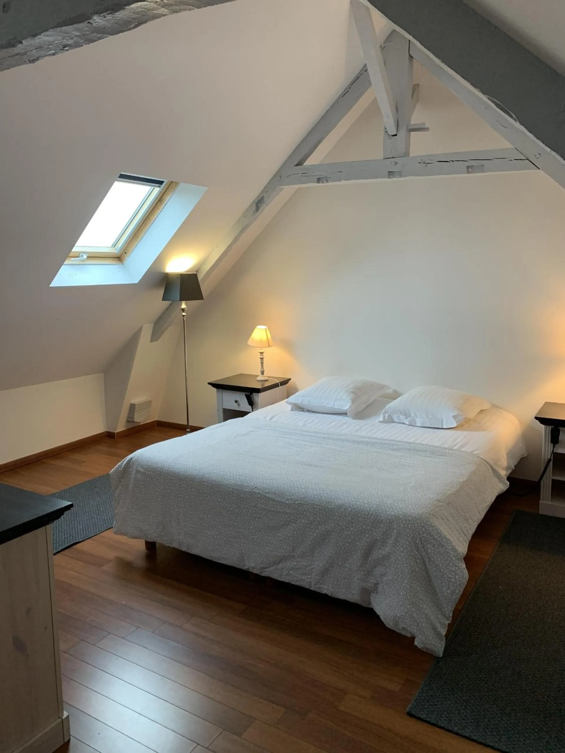 Bedroom, Bed in Villa du Manoir 1685