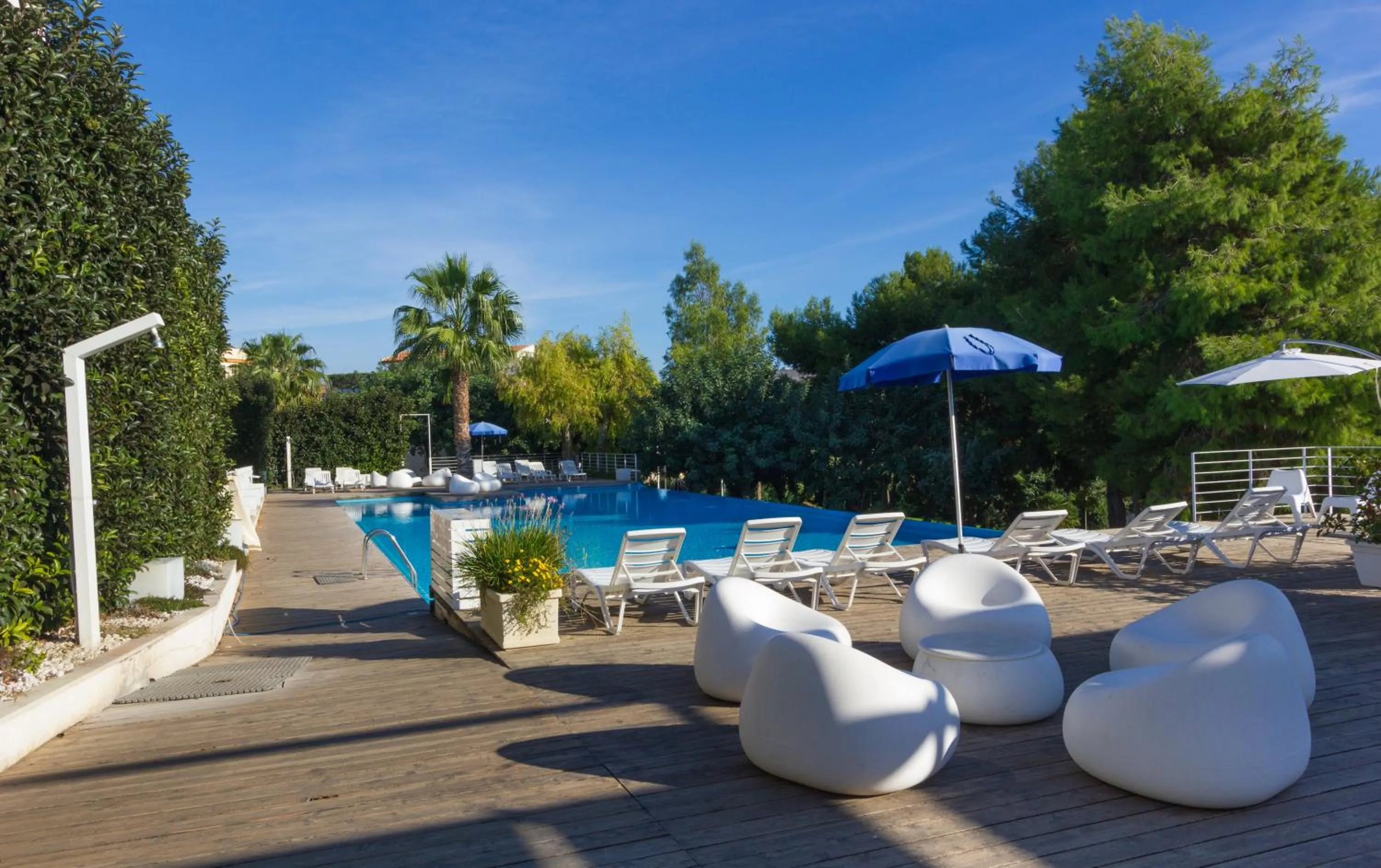 Swimming pool in Kamena Residence