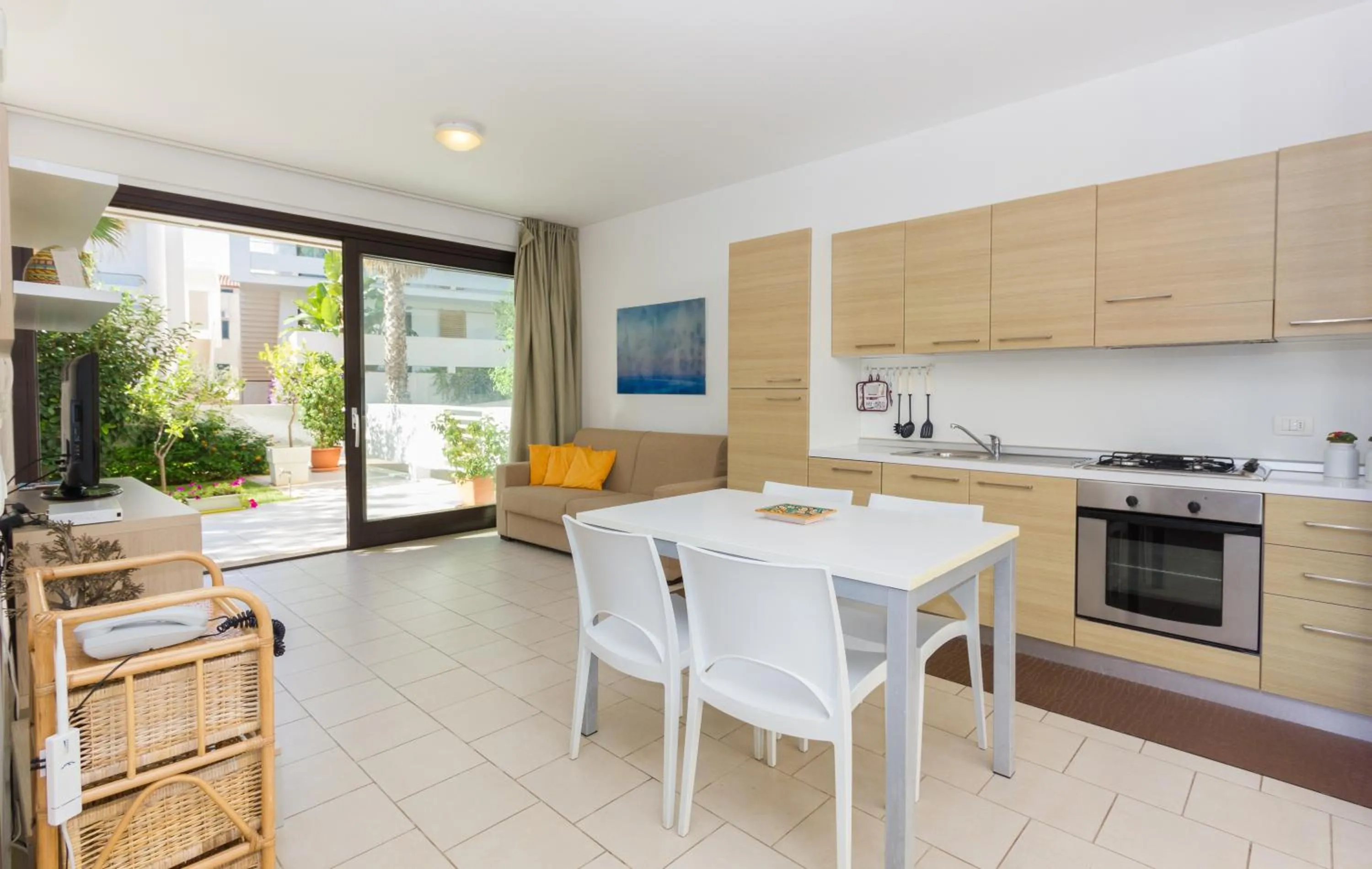 Dining area in Kamena Residence