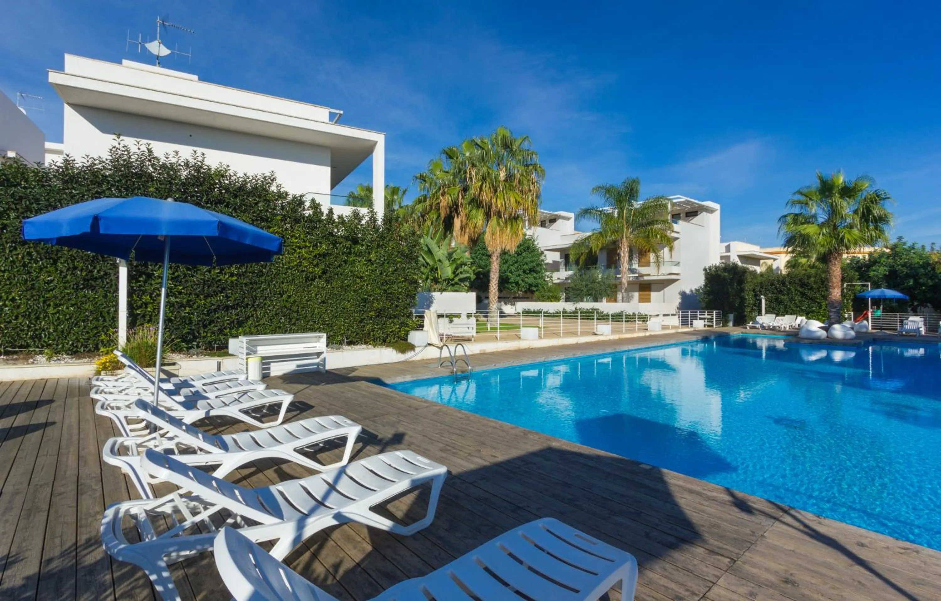 Swimming pool in Kamena Residence