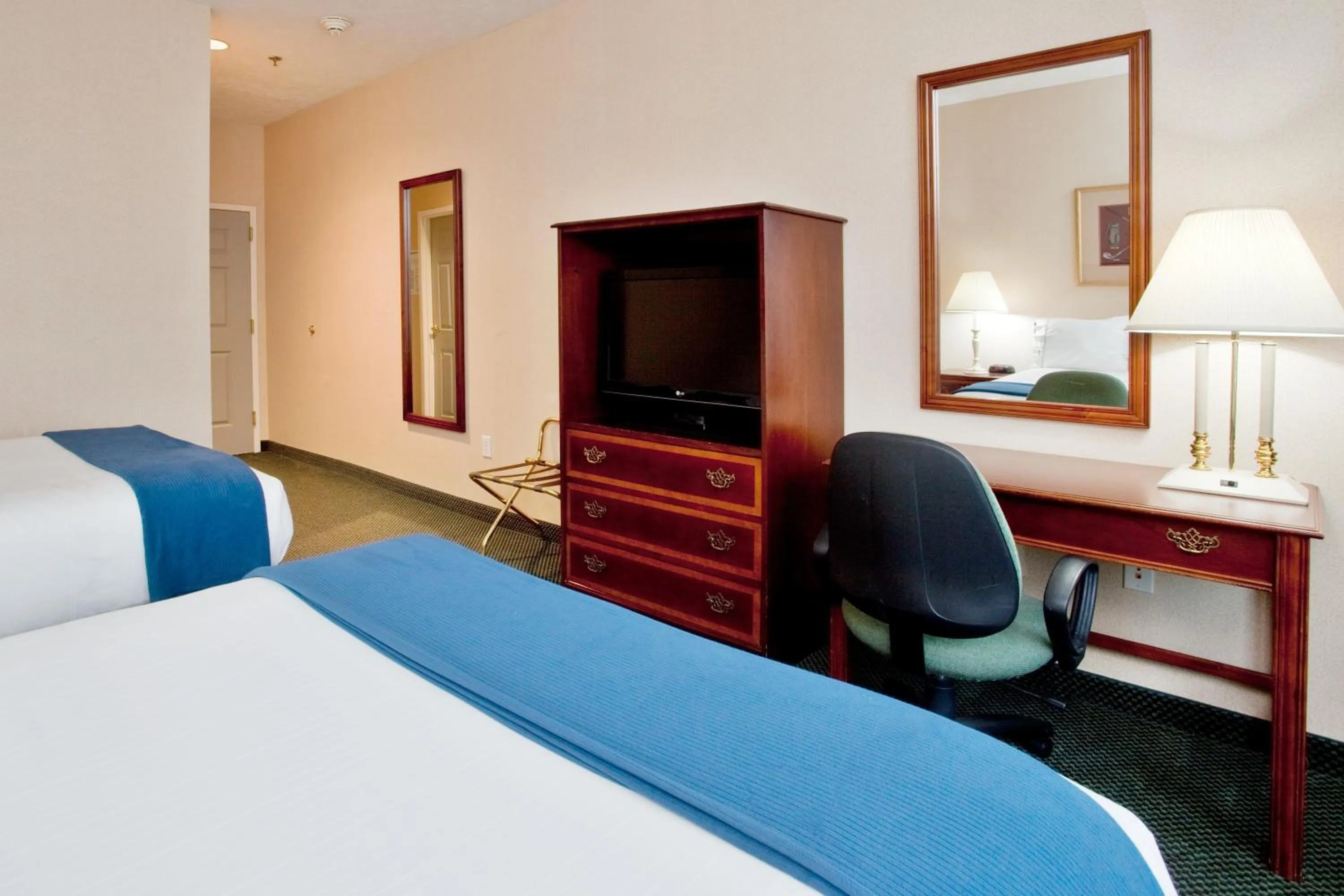 Bed in Quality Inn Kilmarnock