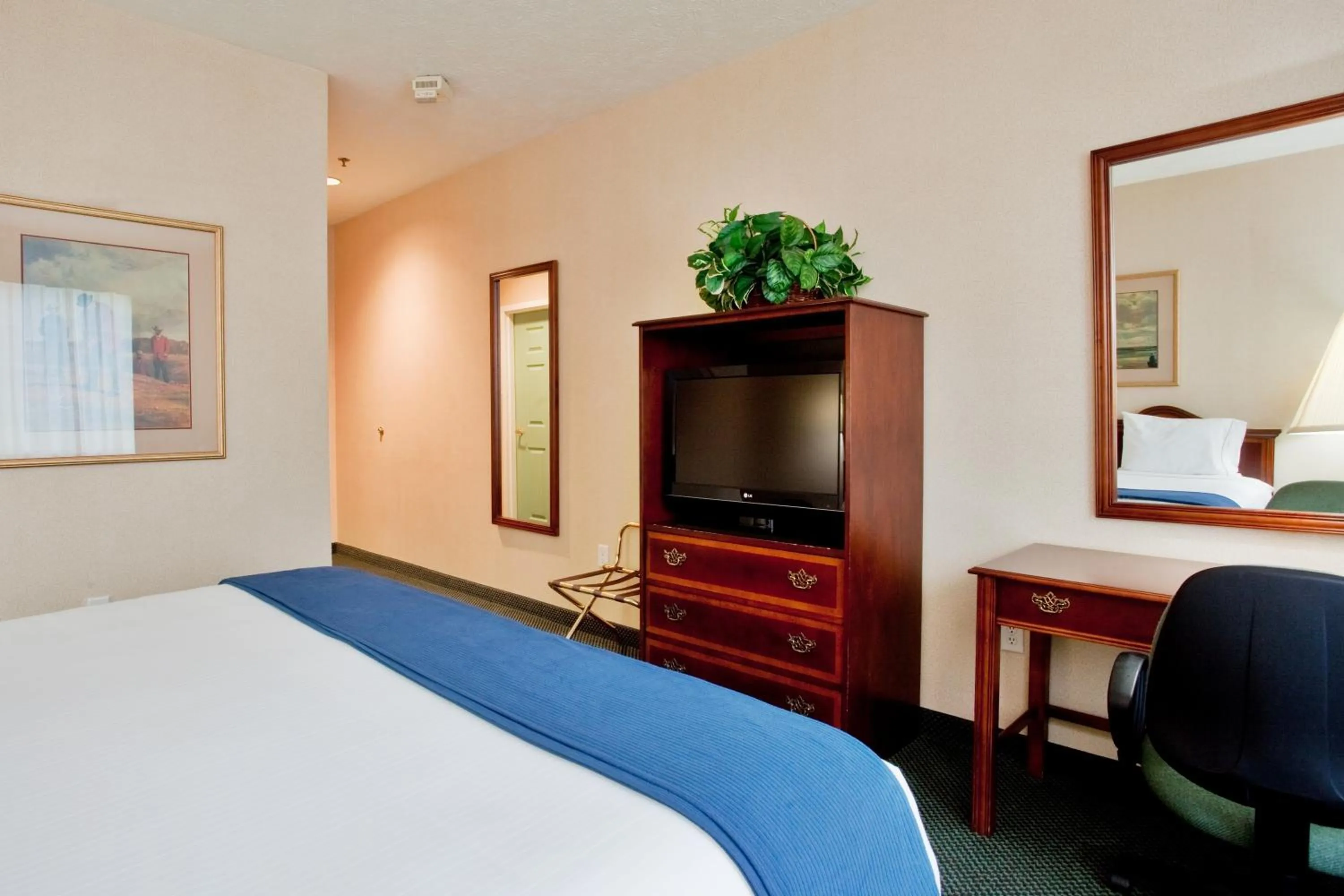 Bed in Quality Inn Kilmarnock