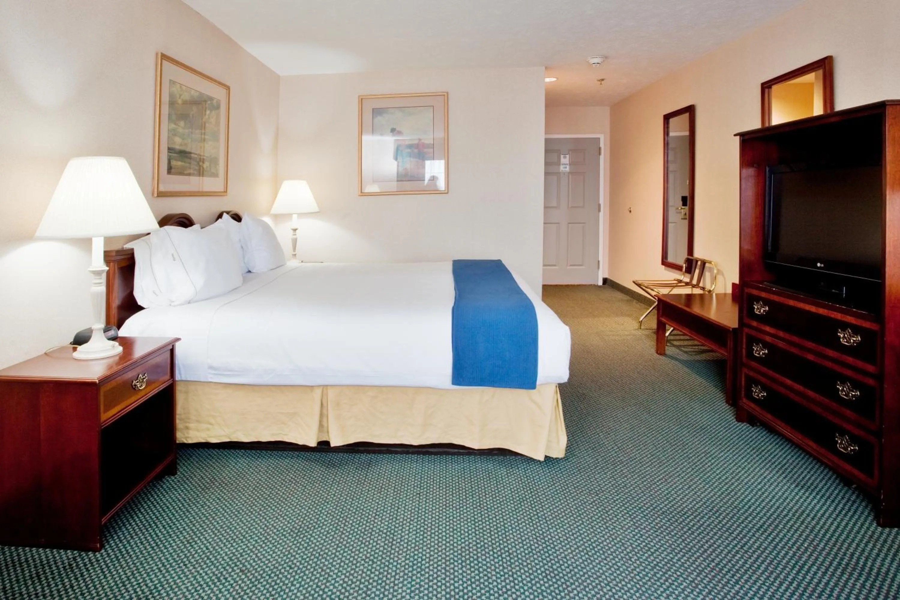 Bed in Quality Inn Kilmarnock