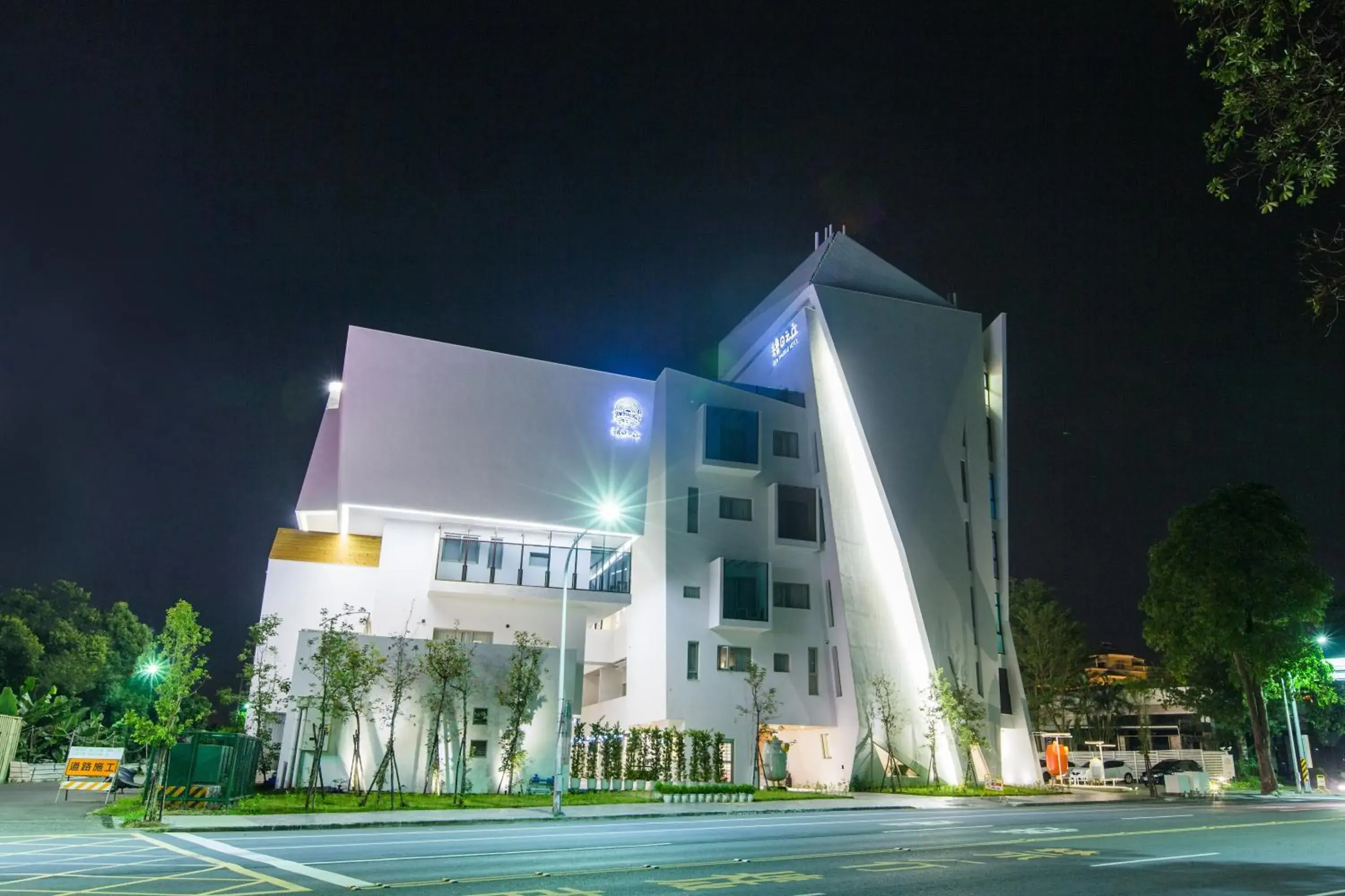 Facade/entrance in Sun Dialogue Hotel-By Cosmos Creation Facade/entrance in Sun Dialogue Hotel-By Cosmos Creation