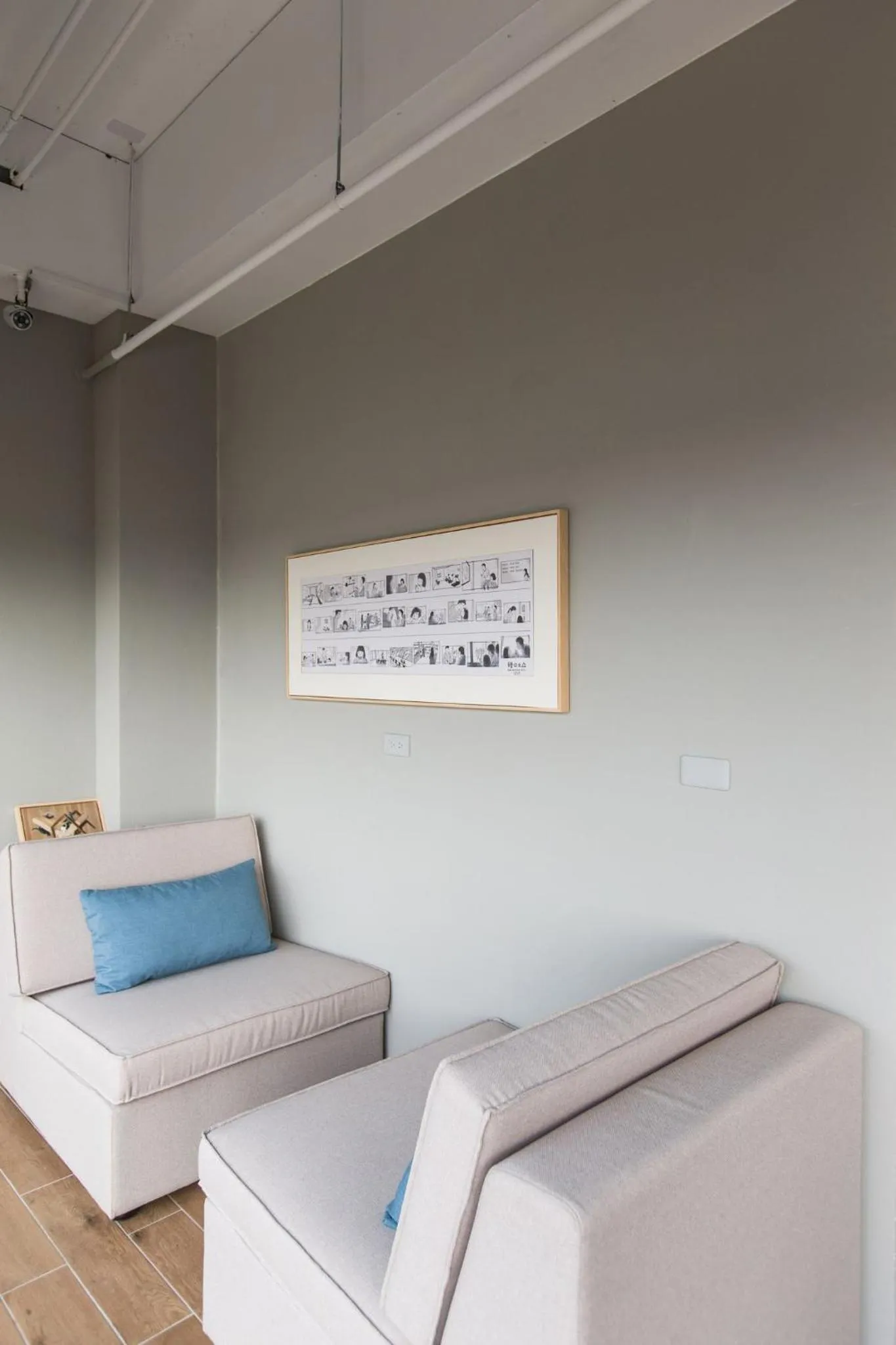 Communal lounge/ TV room in Sun Dialogue Hotel-By Cosmos Creation