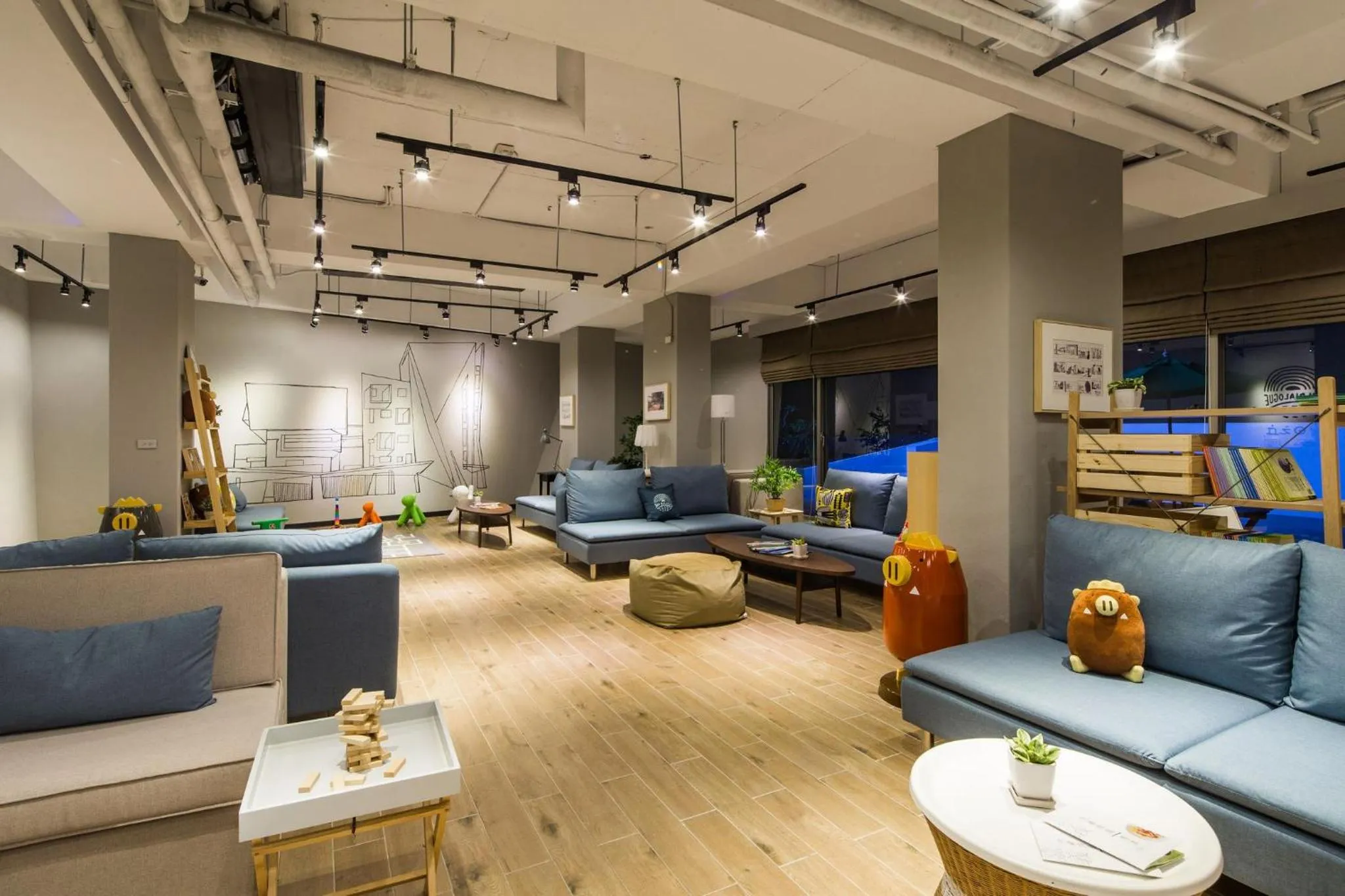 Communal lounge/ TV room in Sun Dialogue Hotel-By Cosmos Creation