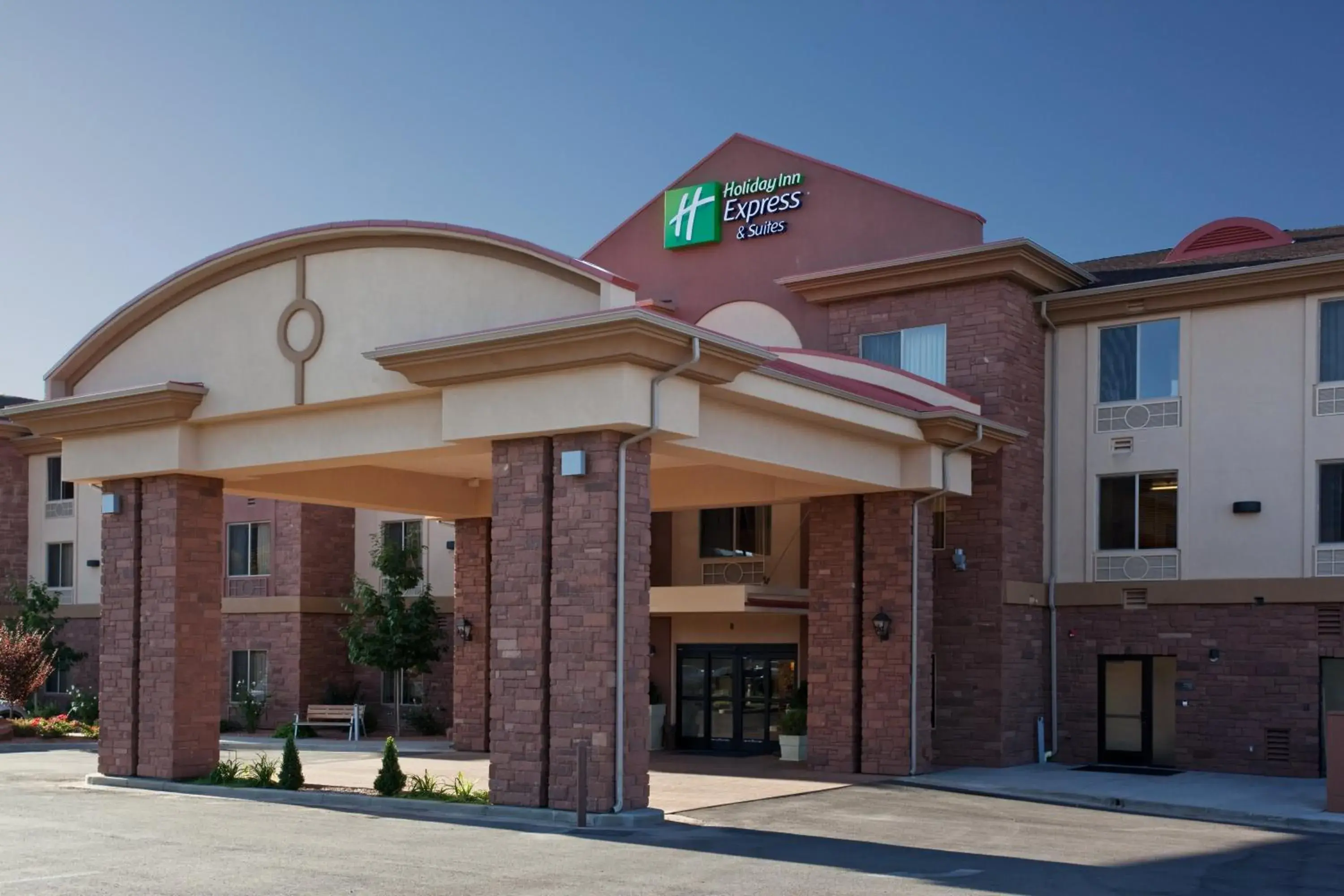 Property building in Holiday Inn Express & Suites Kanab by IHG Property building in Holiday Inn Express & Suites Kanab by IHG
