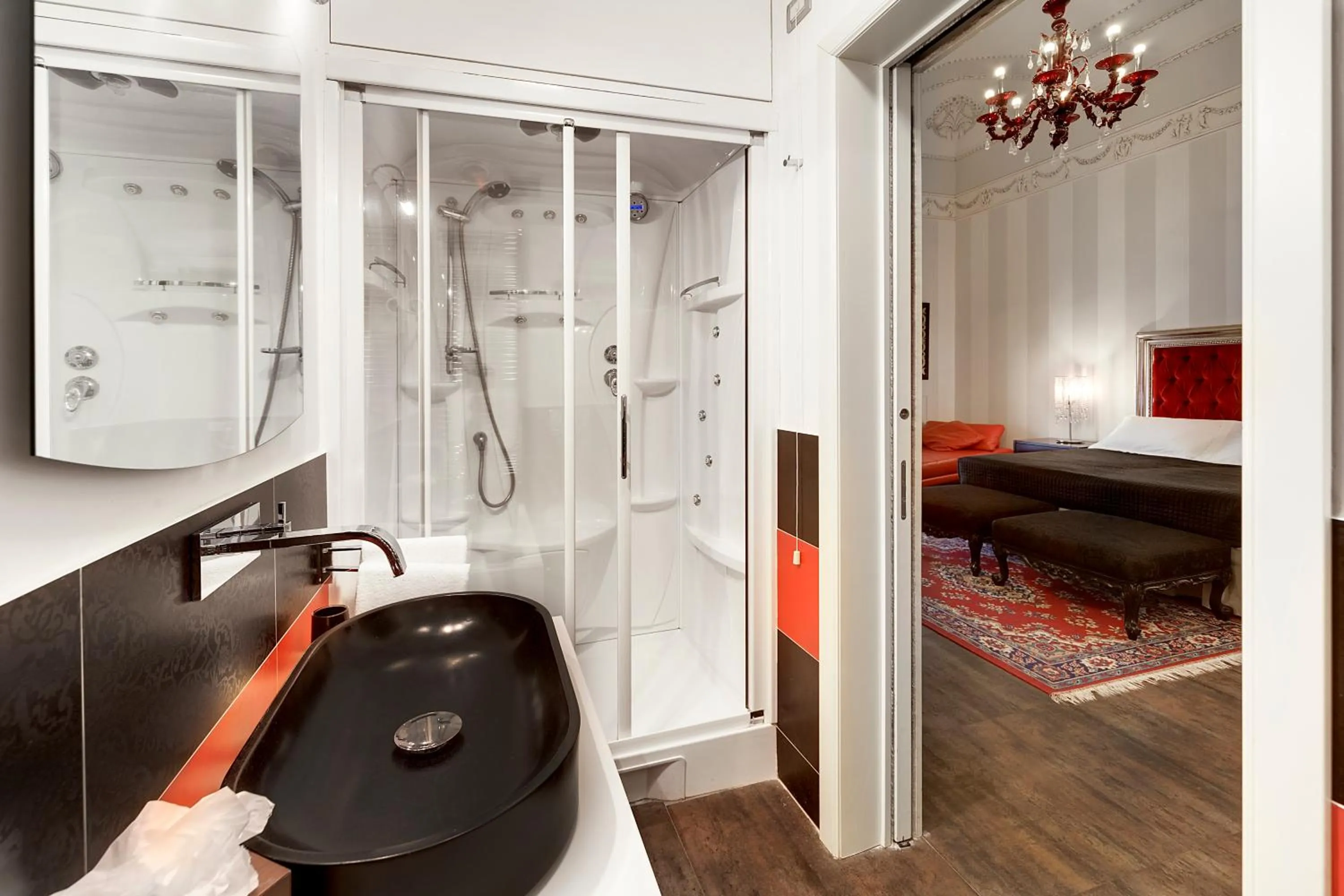 Shower in Relais Antica Badia - San Maurizio 1619