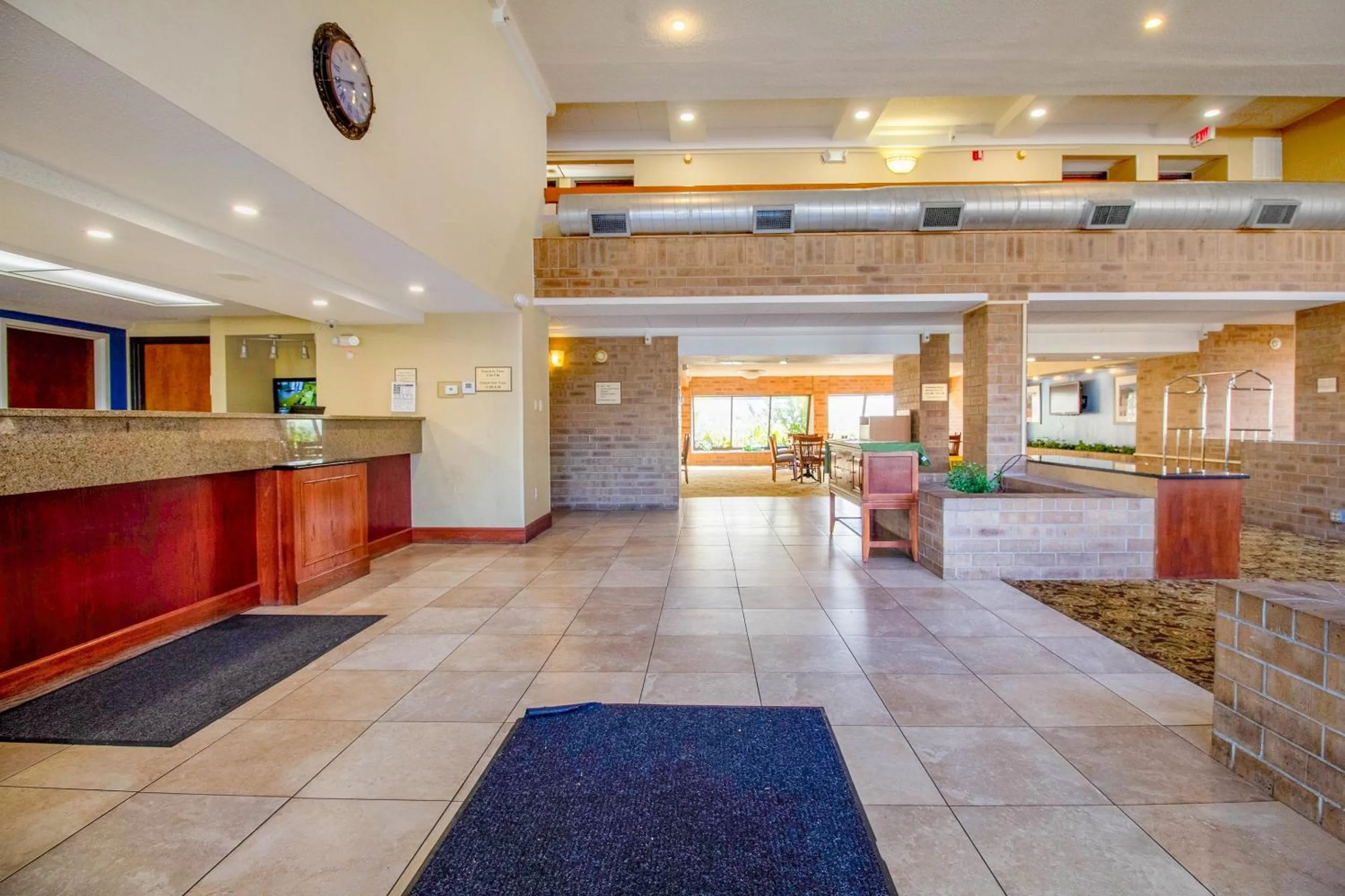 Lobby or reception in Tulsa Square Hotel Central, I-44 By OYO