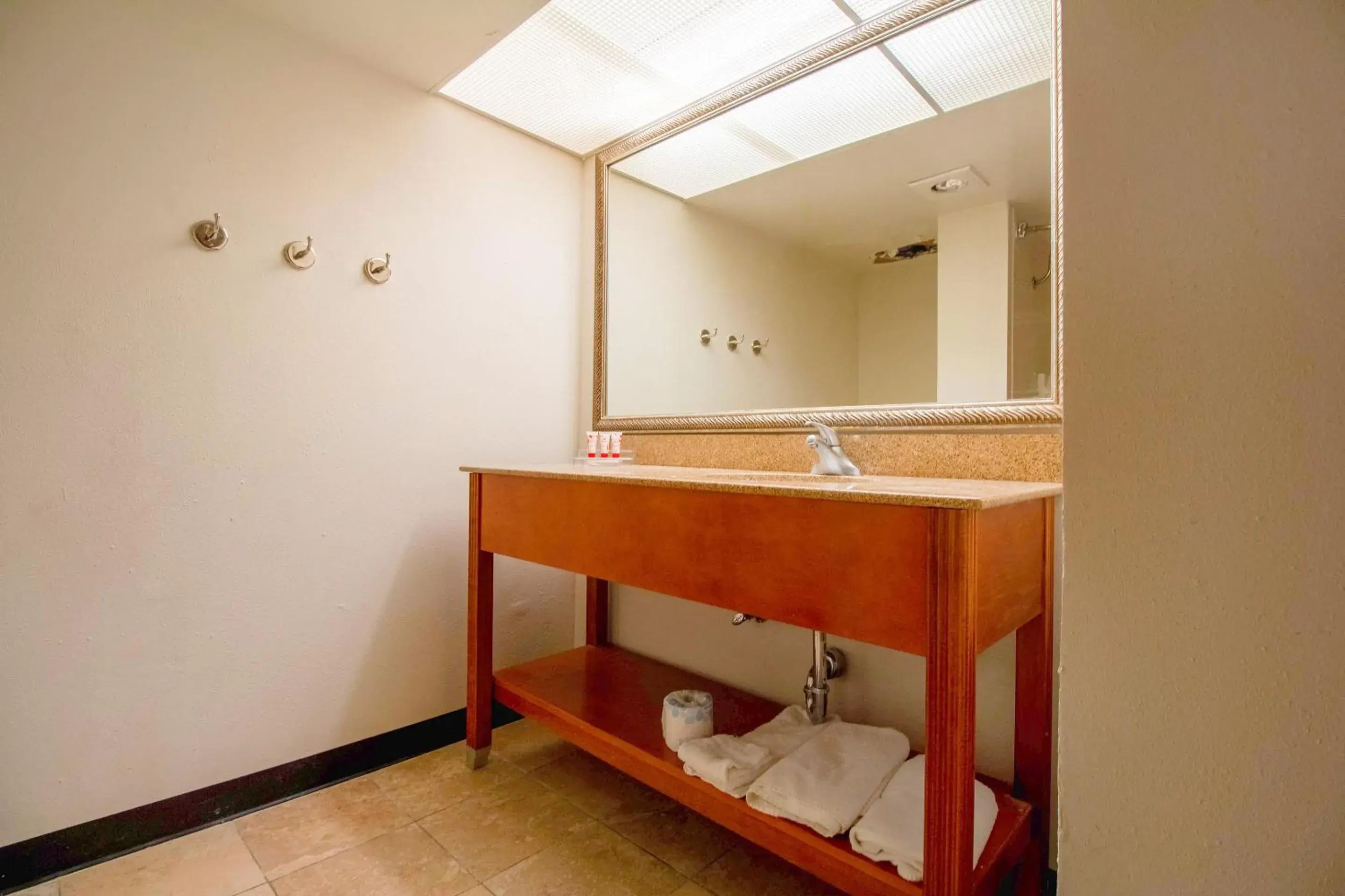 Bathroom in Tulsa Square Hotel Central, I-44 By OYO Bathroom in Tulsa Square Hotel Central, I-44 By OYO