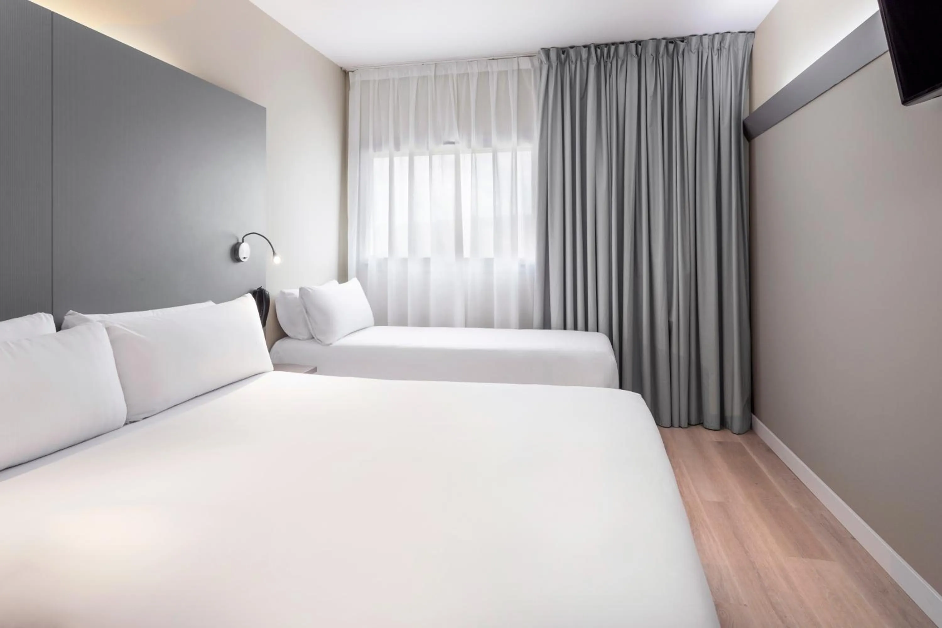 Bed in B&B HOTEL Barcelona Mollet