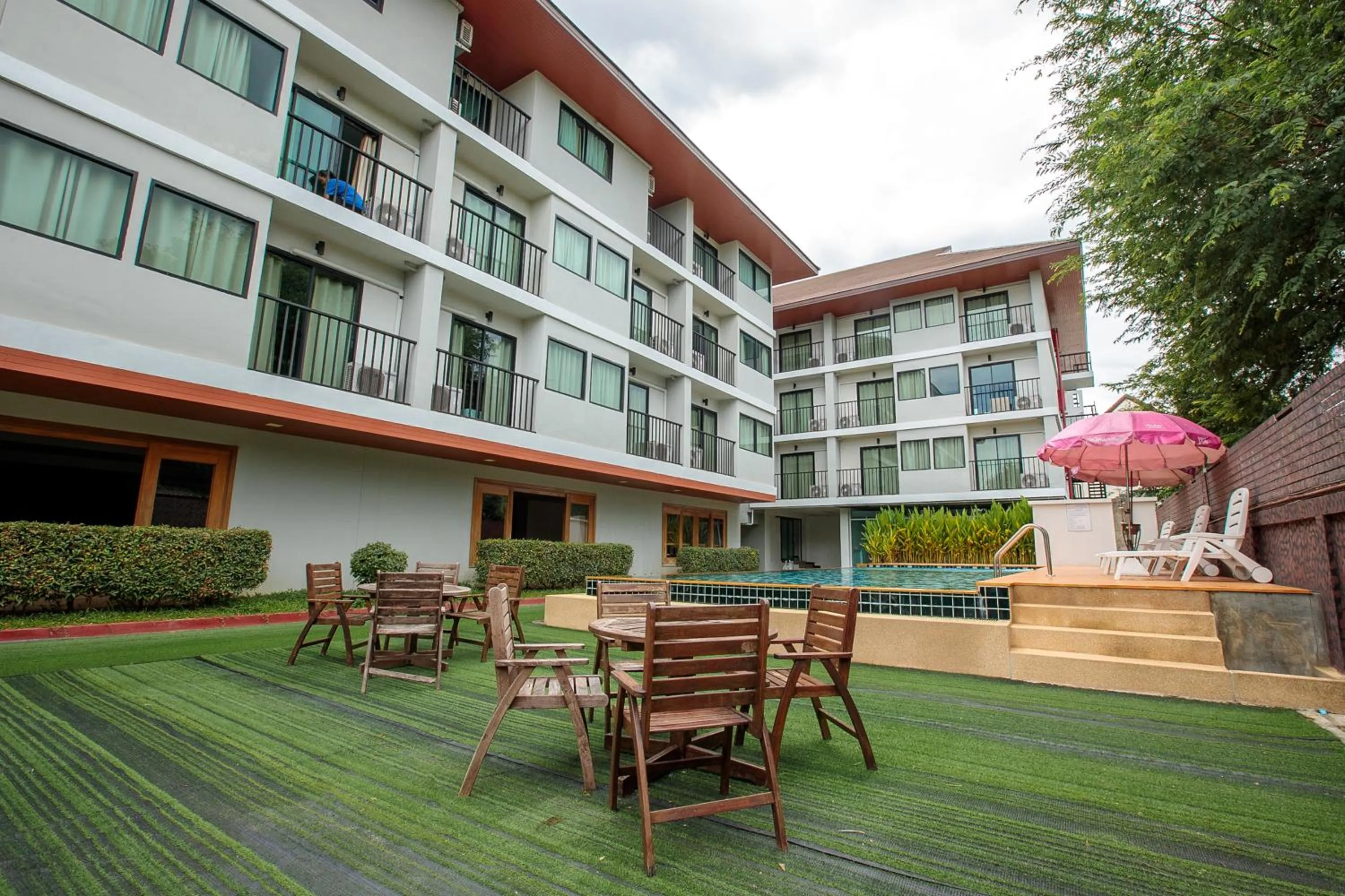 Swimming pool in Huen Jao Ban Hotel