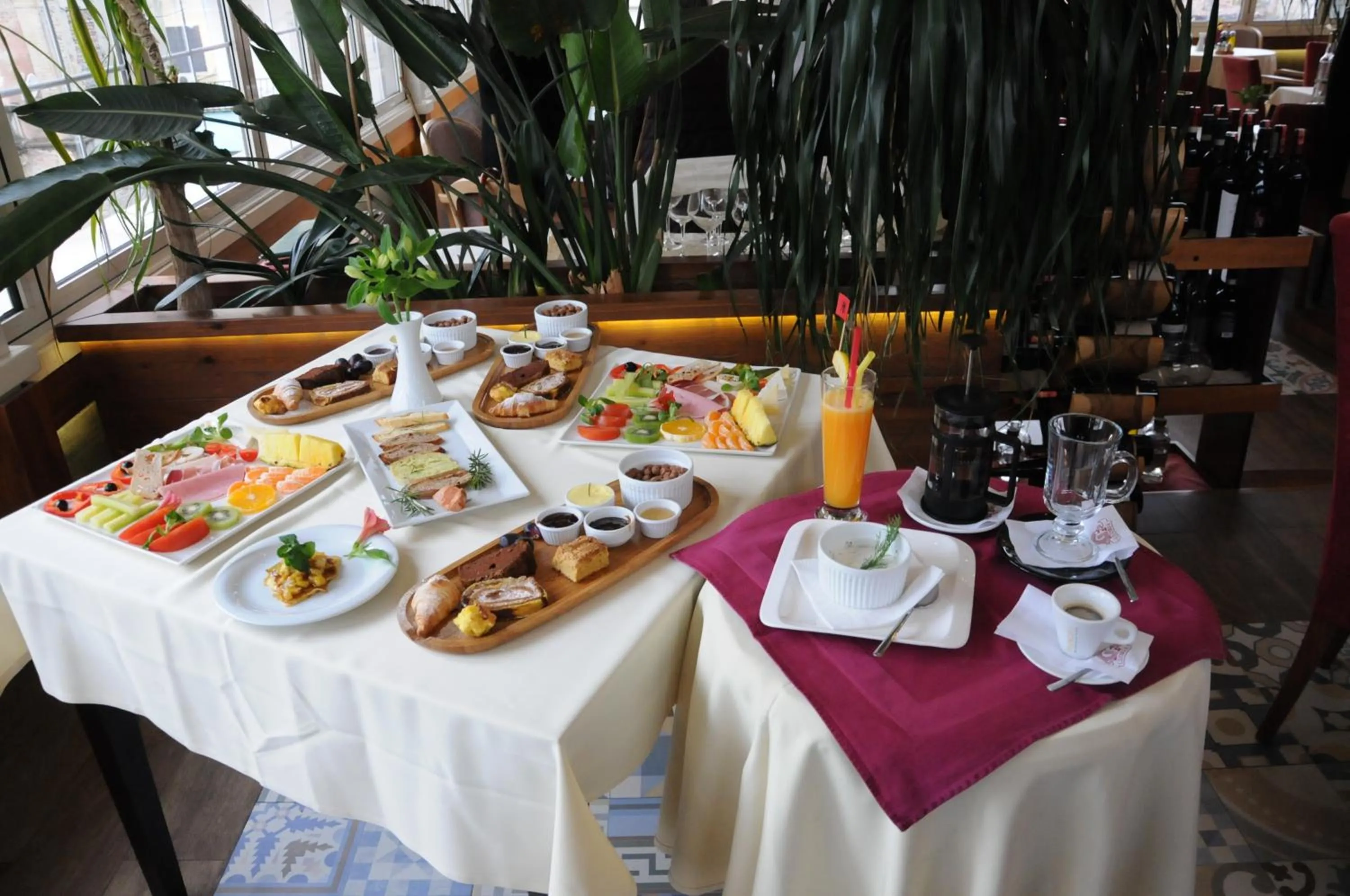 Breakfast in Hotel Boutique Restaurant Gloria