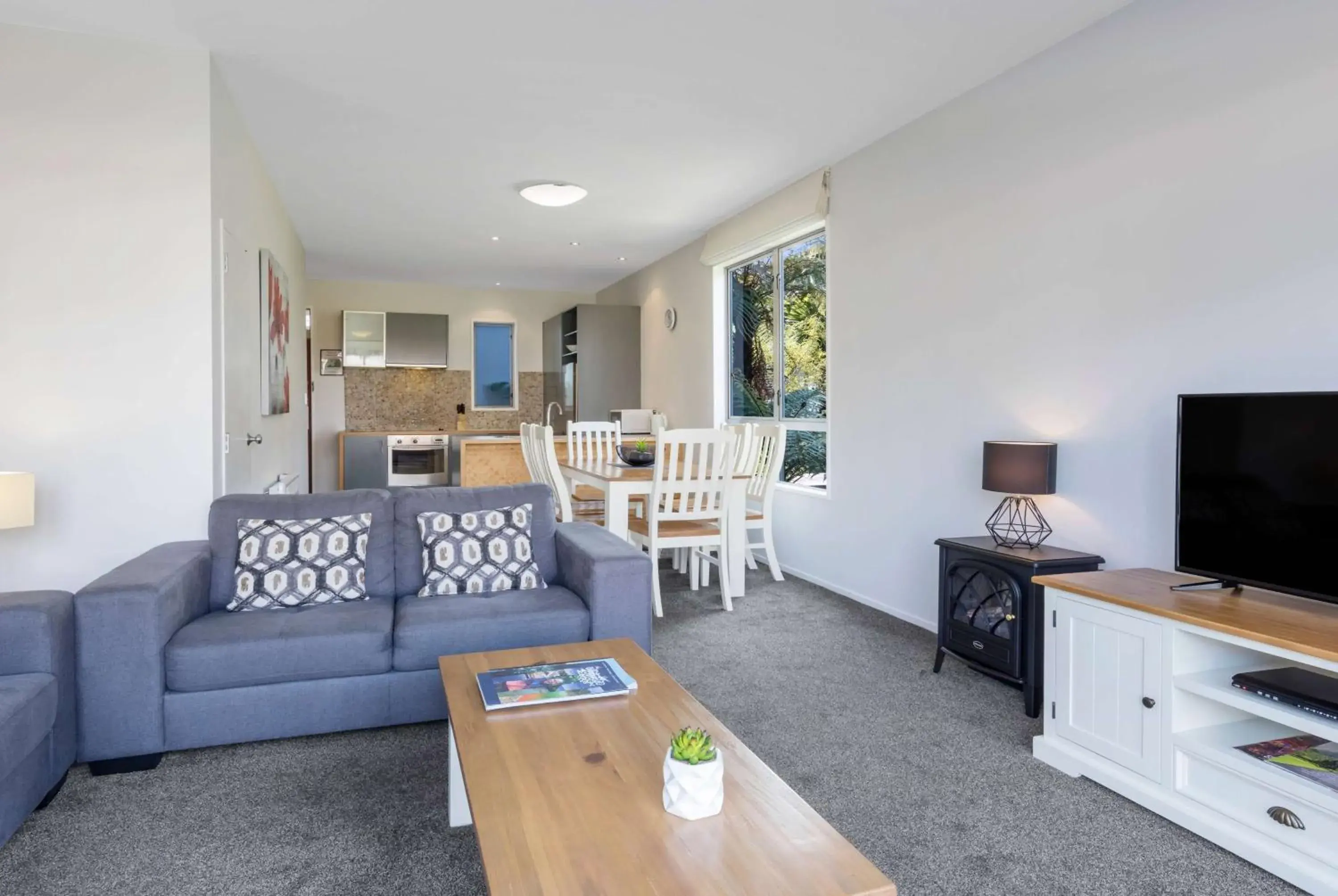 Photo of the whole room in Ramada Resort By Wyndham Rotorua Marama Photo of the whole room in Ramada Resort By Wyndham Rotorua Marama