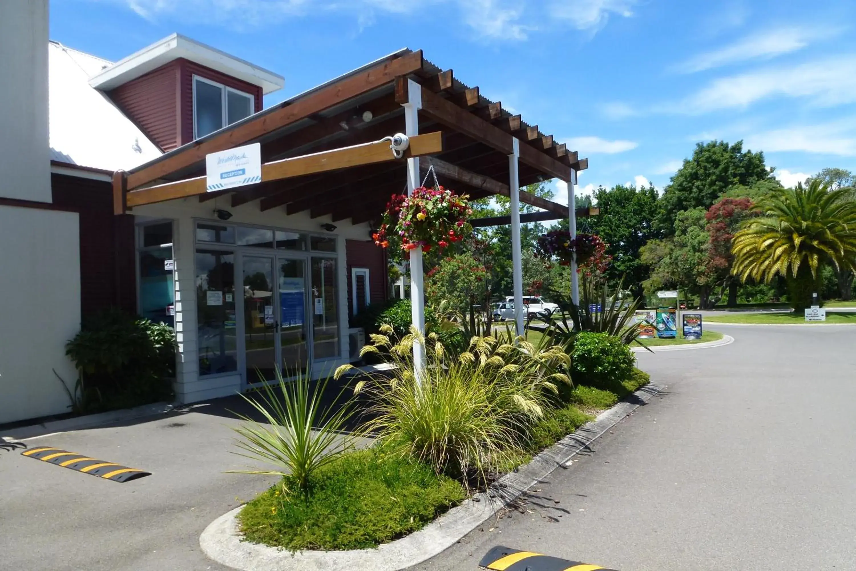 Lobby or reception in Ramada Resort By Wyndham Rotorua Marama Lobby or reception in Ramada Resort By Wyndham Rotorua Marama