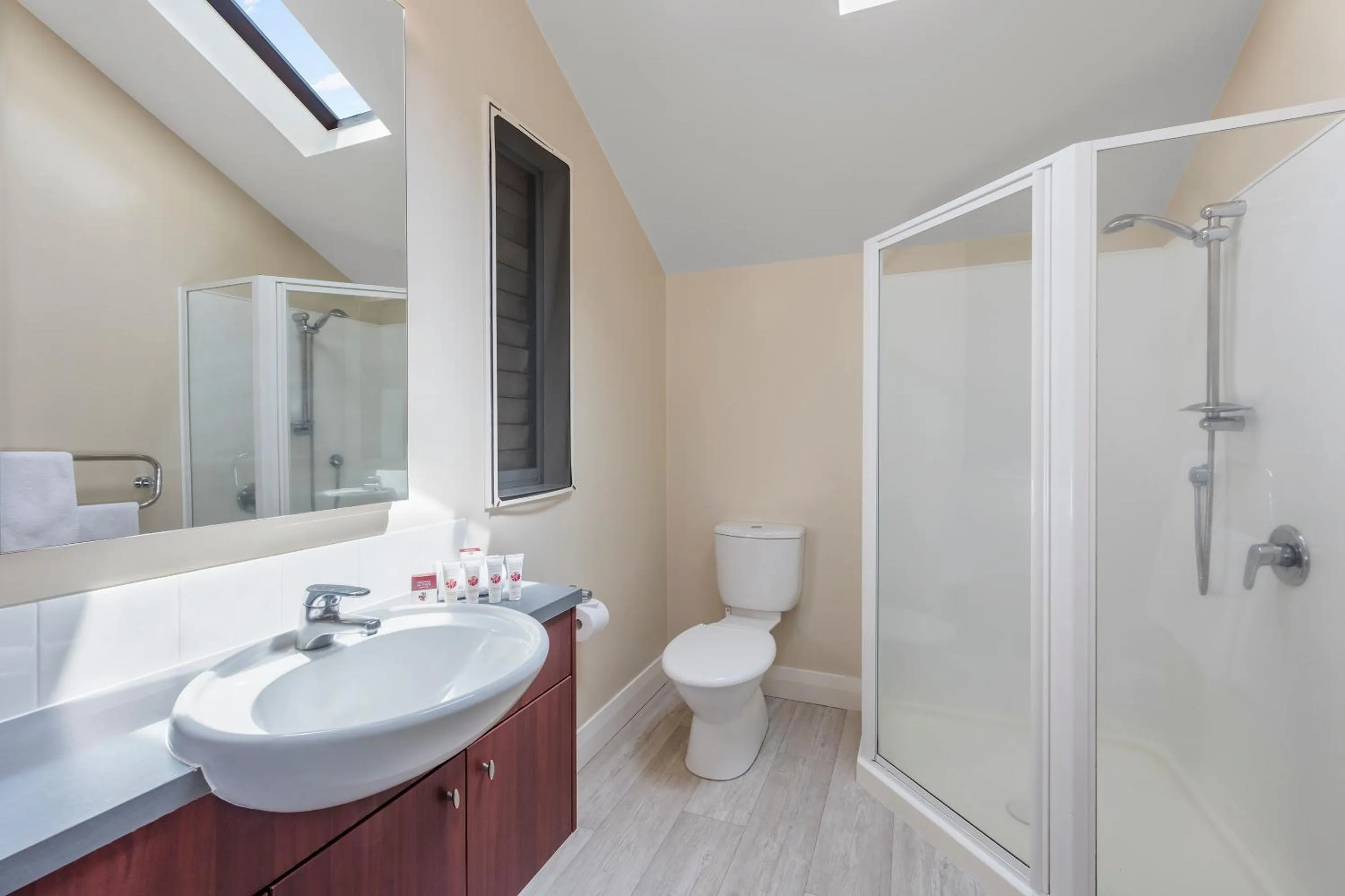 Bathroom in Ramada Resort By Wyndham Rotorua Marama