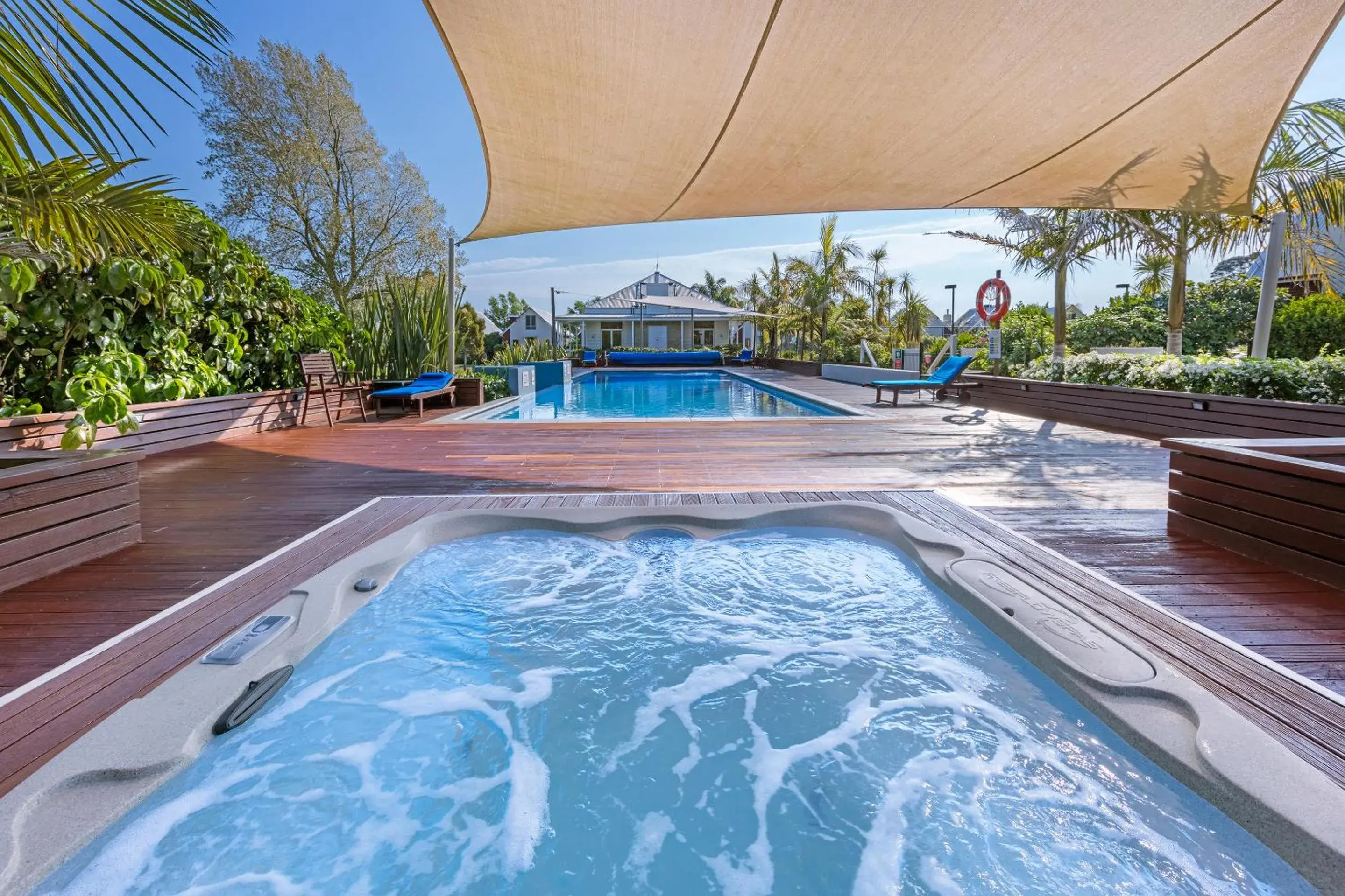 Swimming pool in Ramada Resort By Wyndham Rotorua Marama Swimming pool in Ramada Resort By Wyndham Rotorua Marama